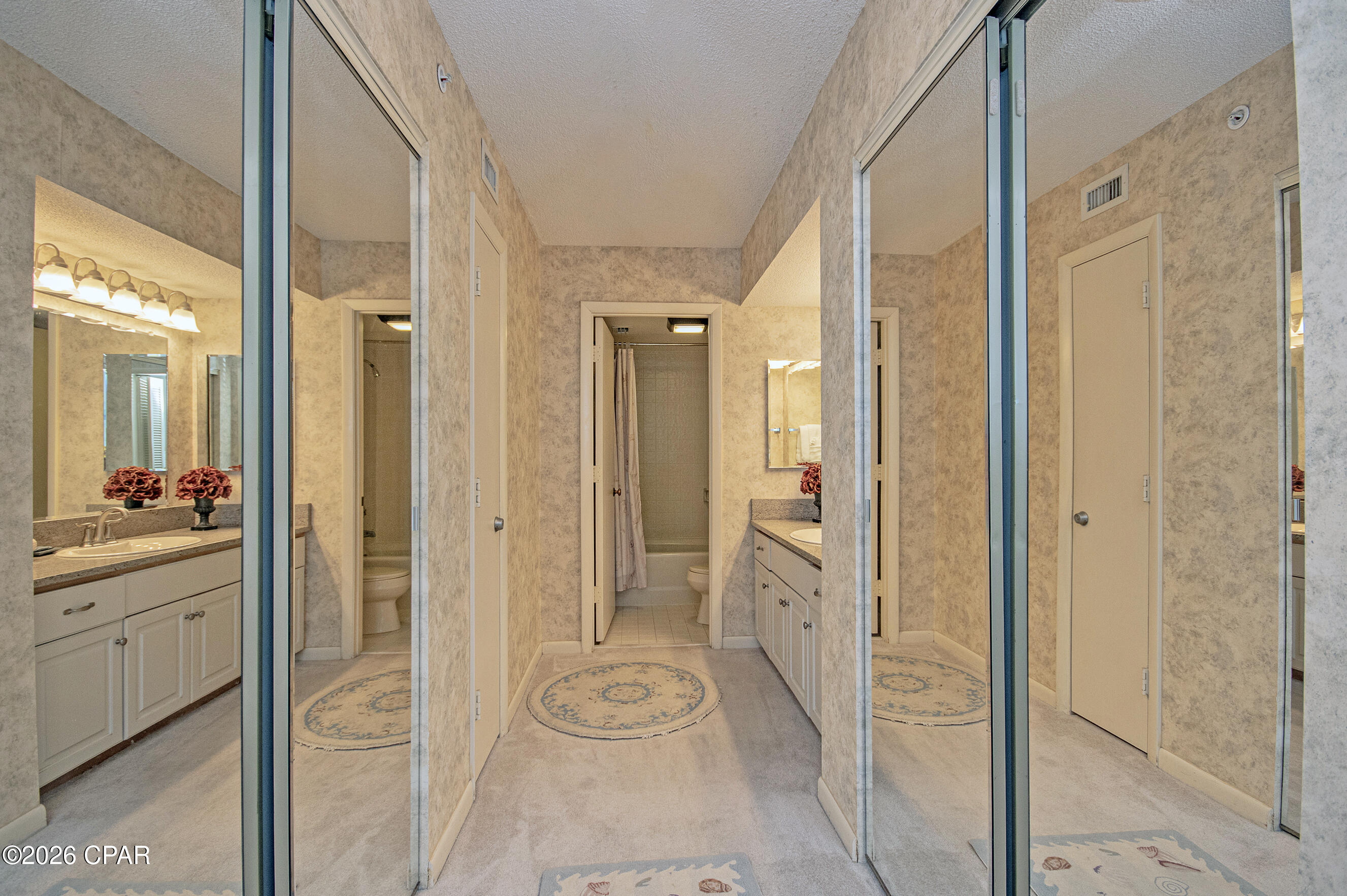 Summerhouse Condo. - Residential