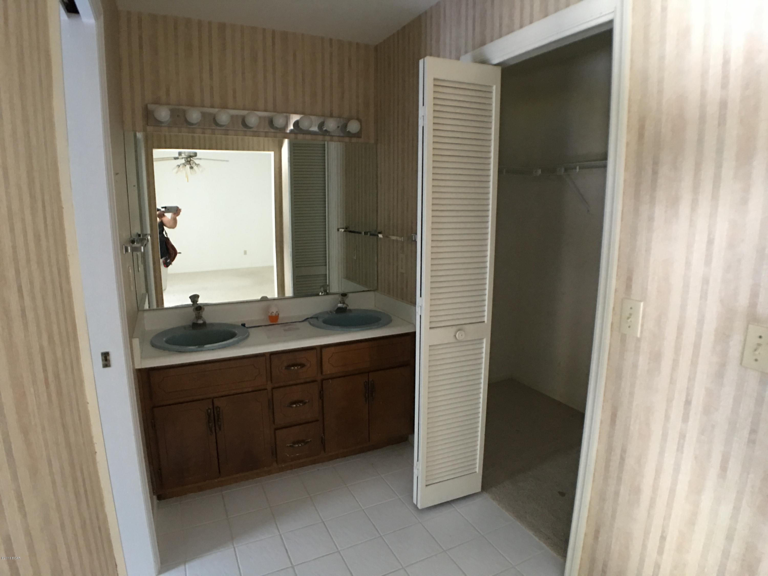 College Oaks - Residential