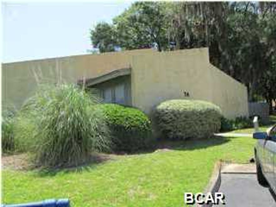 Great Buy in a fantastic neighborhood with plenty of amenities to enjoy the lifestyle you deserve! Delwood offers a neighborhood clubhouse, 2 tennis courts, community pool, several park areas and common grounds throughout, and children's playground.