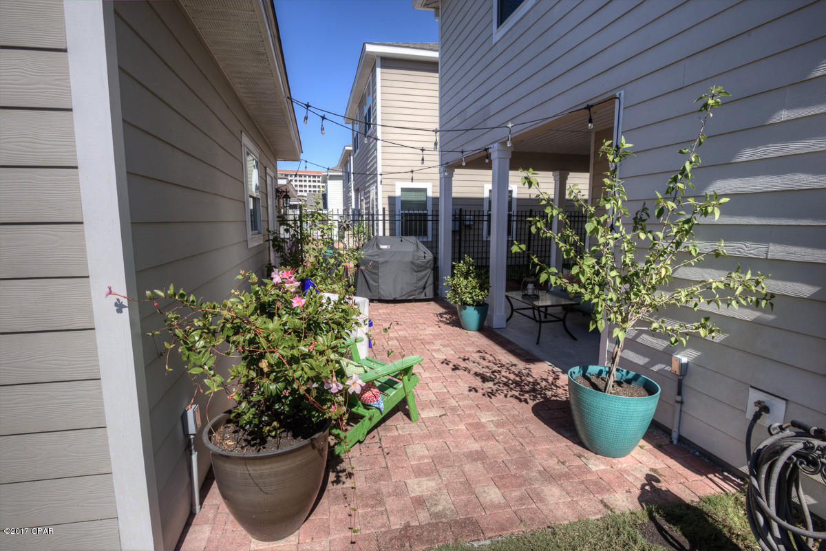 Magnolia Bay Club - Residential