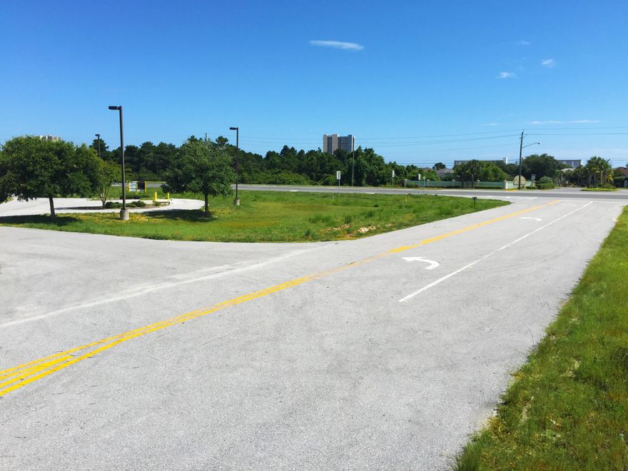 ***** 3.1 ACRES ***** 470 FEET of FRONTAGE on HWY 98 ***** EASY ACCESS from BOTH LANES ***** 3.1 ACRES ****** 470 FEET of FRONTAGE on HWY 98 *****  EASY ACCESS from BOTH LANES ***** FUTURE LAND USE: Panama City Beach Tourist District  *****  ZONED: High Commercial Intensity