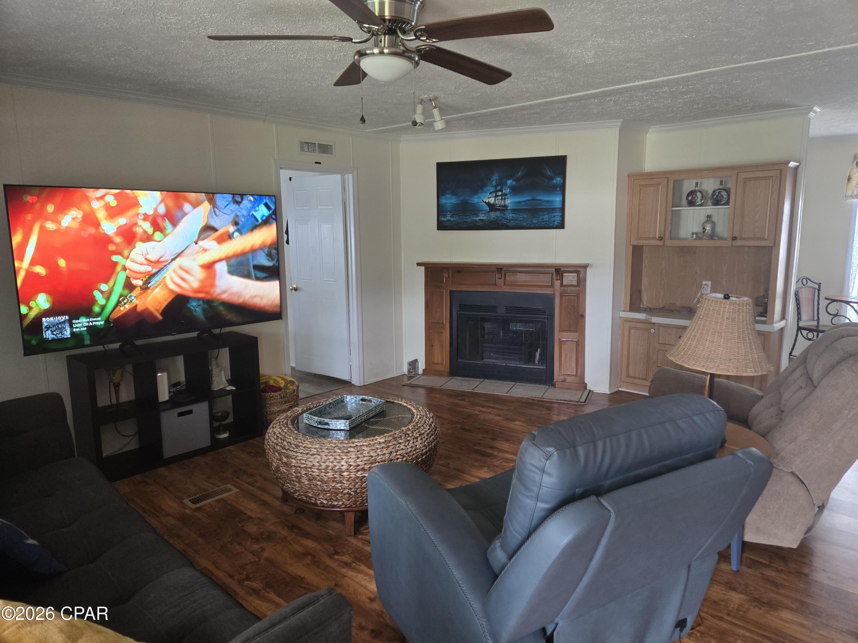 North Lagoon Oaks 7th Add - Residential Lease