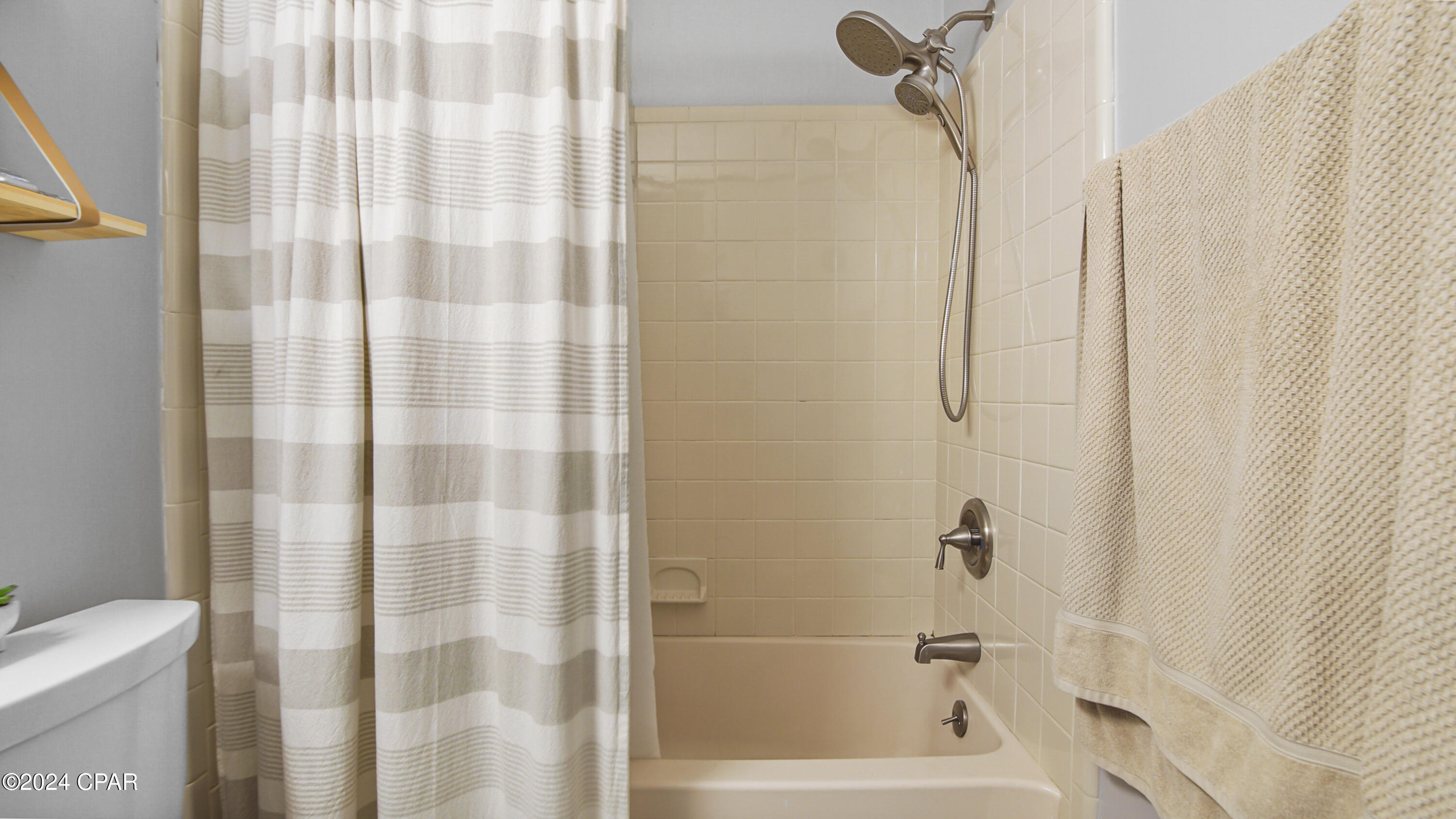 Bid-A-Wee Beach 1st - Residential