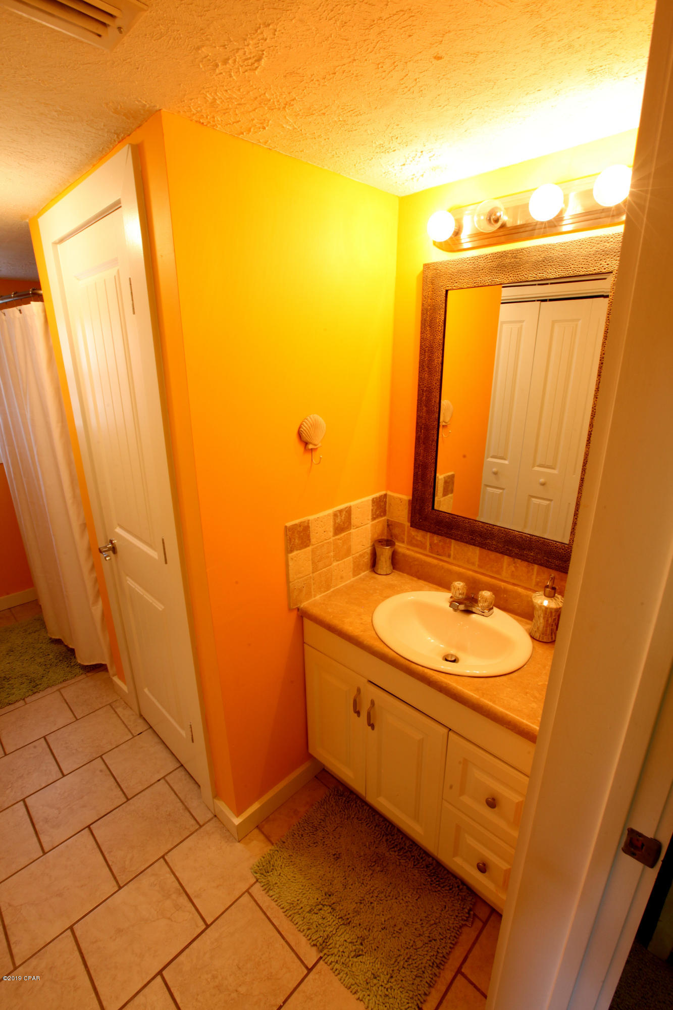 Holiday Beach Unit 14 - Residential Lease