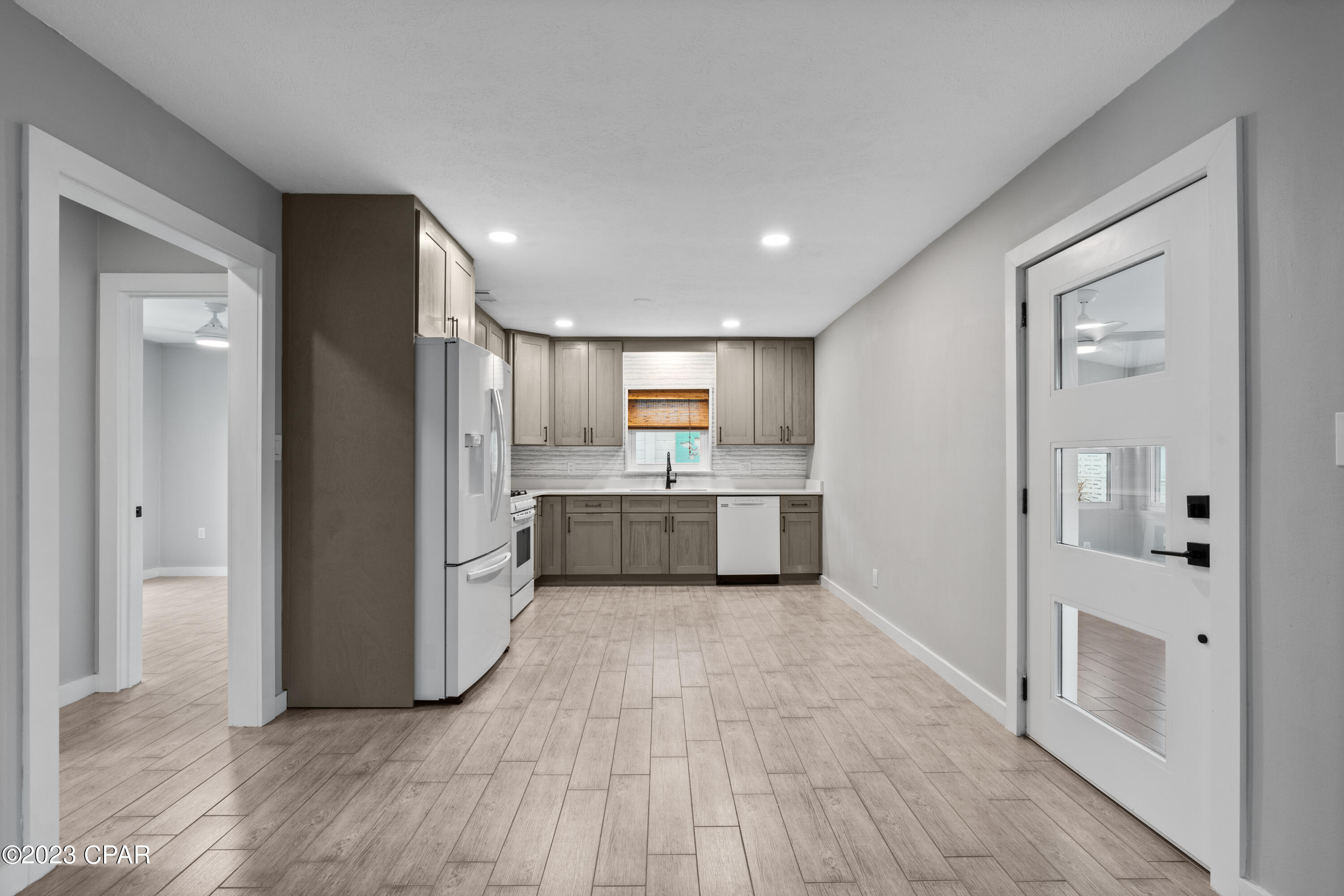 Panama City Beach, Florida 32413, United States, 2 Bedrooms Bedrooms, ,2 BathroomsBathrooms,Residential,Pending,68049