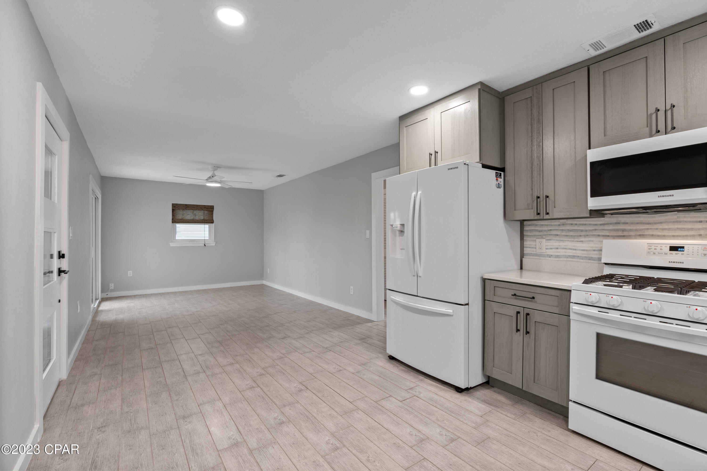 Panama City Beach, Florida 32413, United States, 2 Bedrooms Bedrooms, ,2 BathroomsBathrooms,Residential,Pending,68049