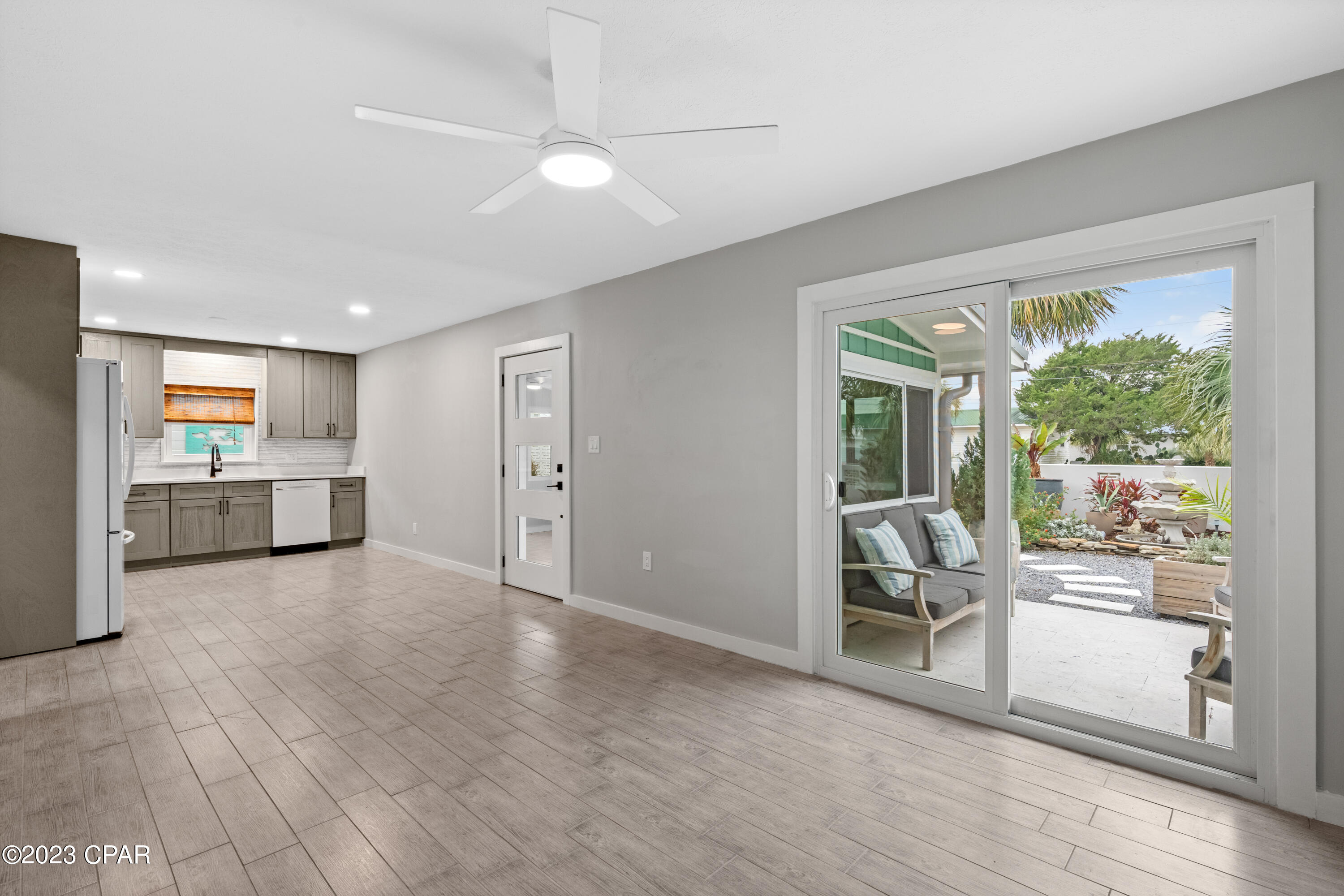 Panama City Beach, Florida 32413, United States, 2 Bedrooms Bedrooms, ,2 BathroomsBathrooms,Residential,Pending,68049