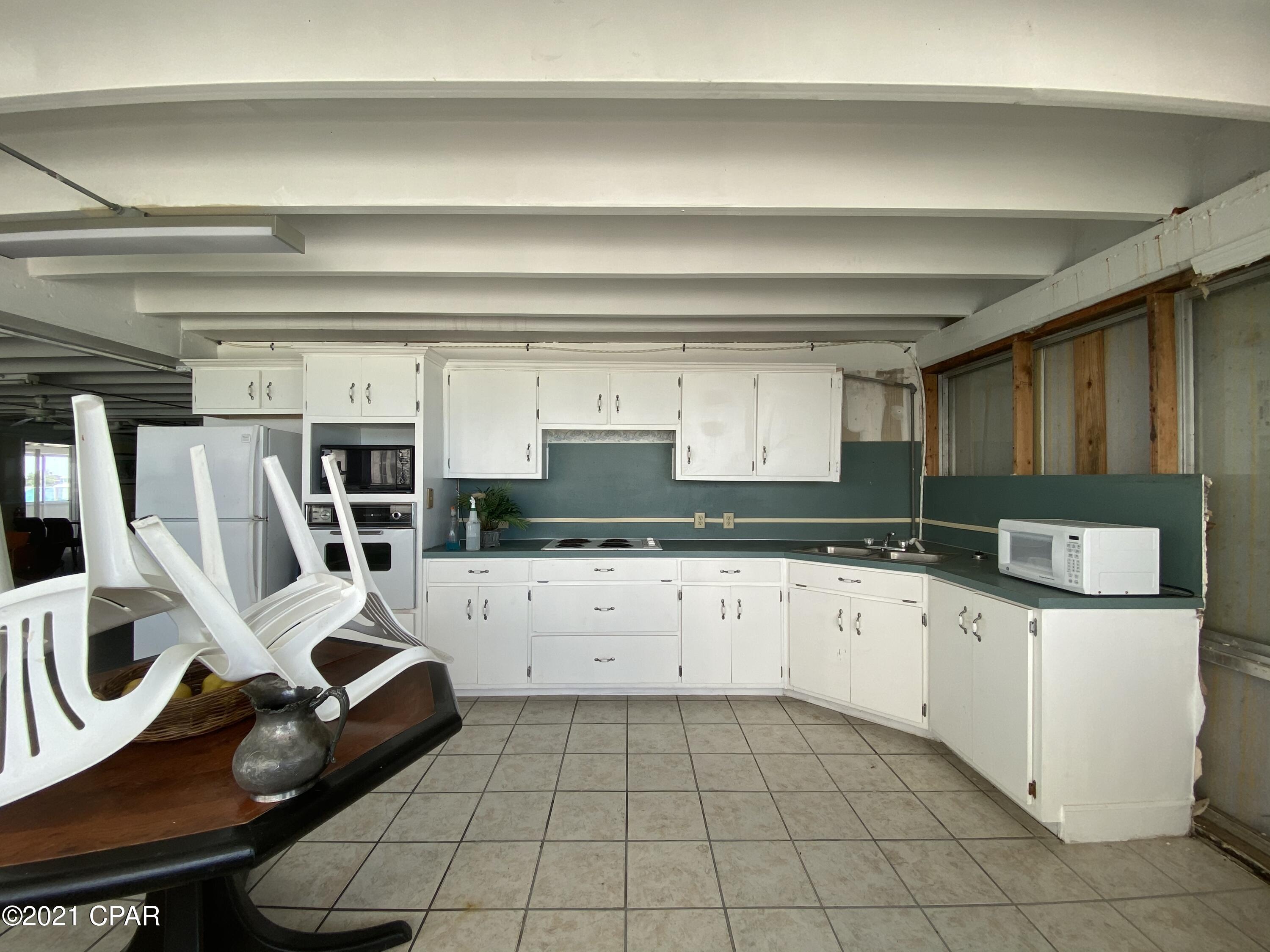 Fontainebleau Terrace - Residential