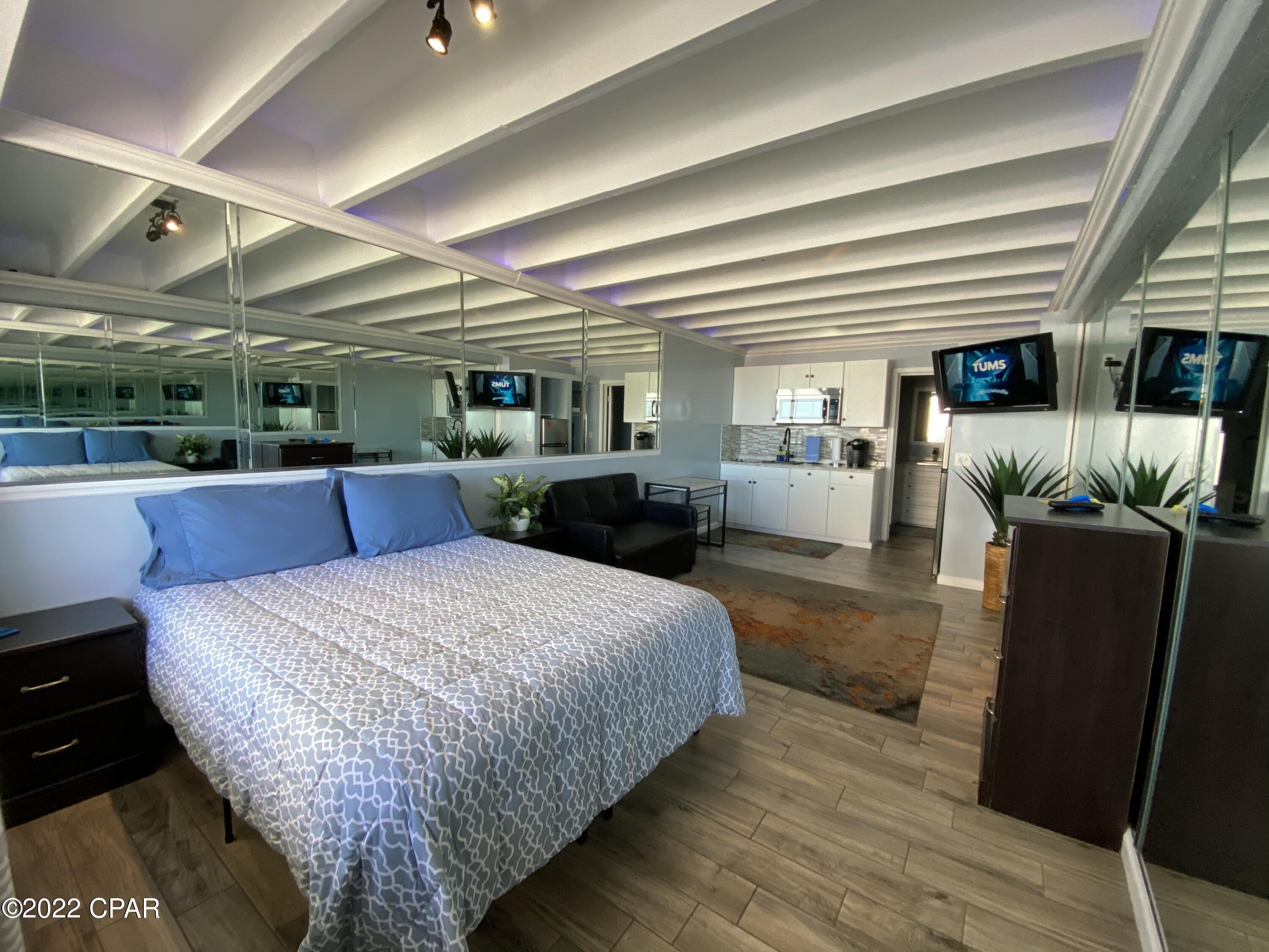 Fontainebleau Terrace - Residential