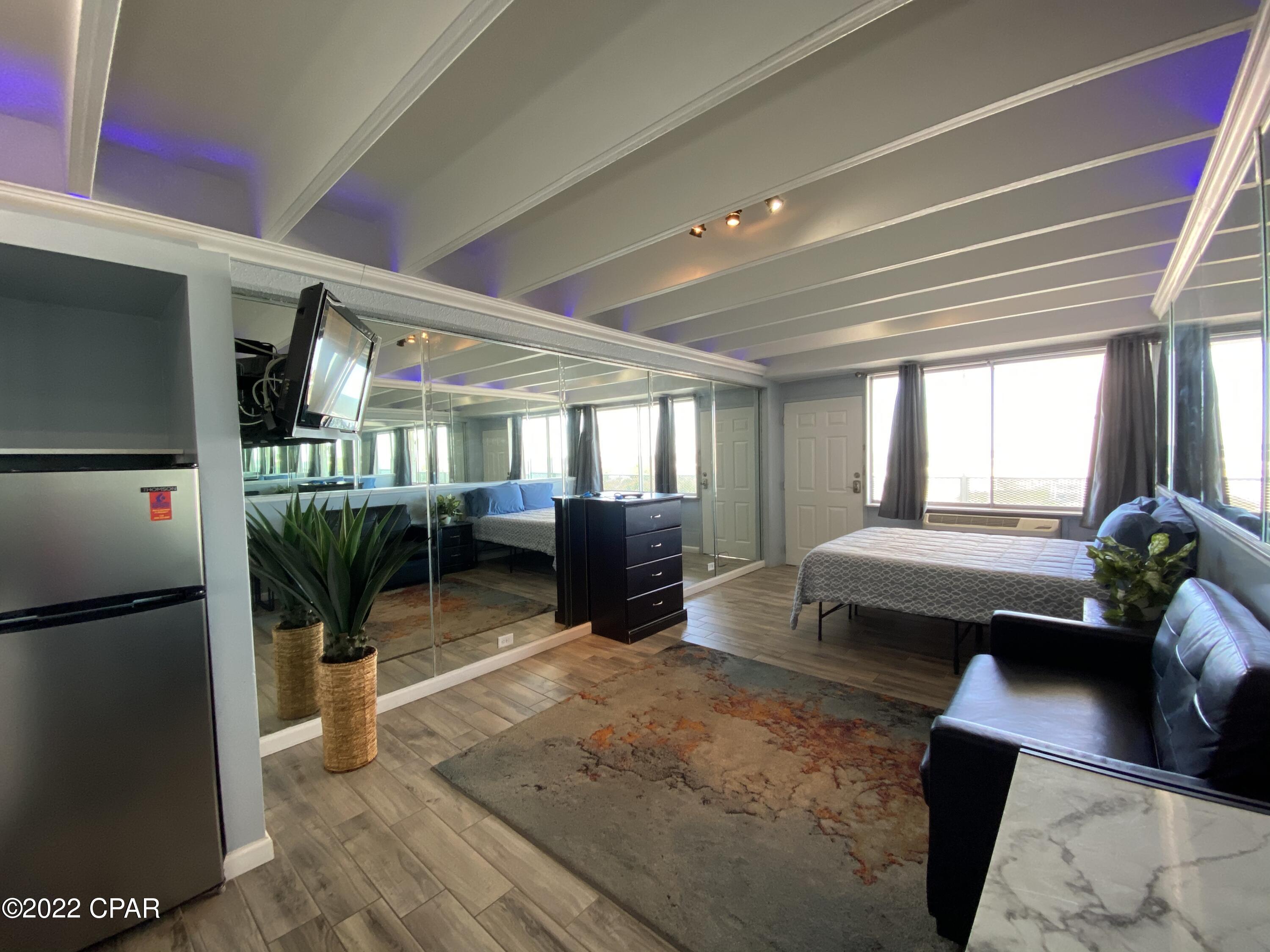 Fontainebleau Terrace - Residential