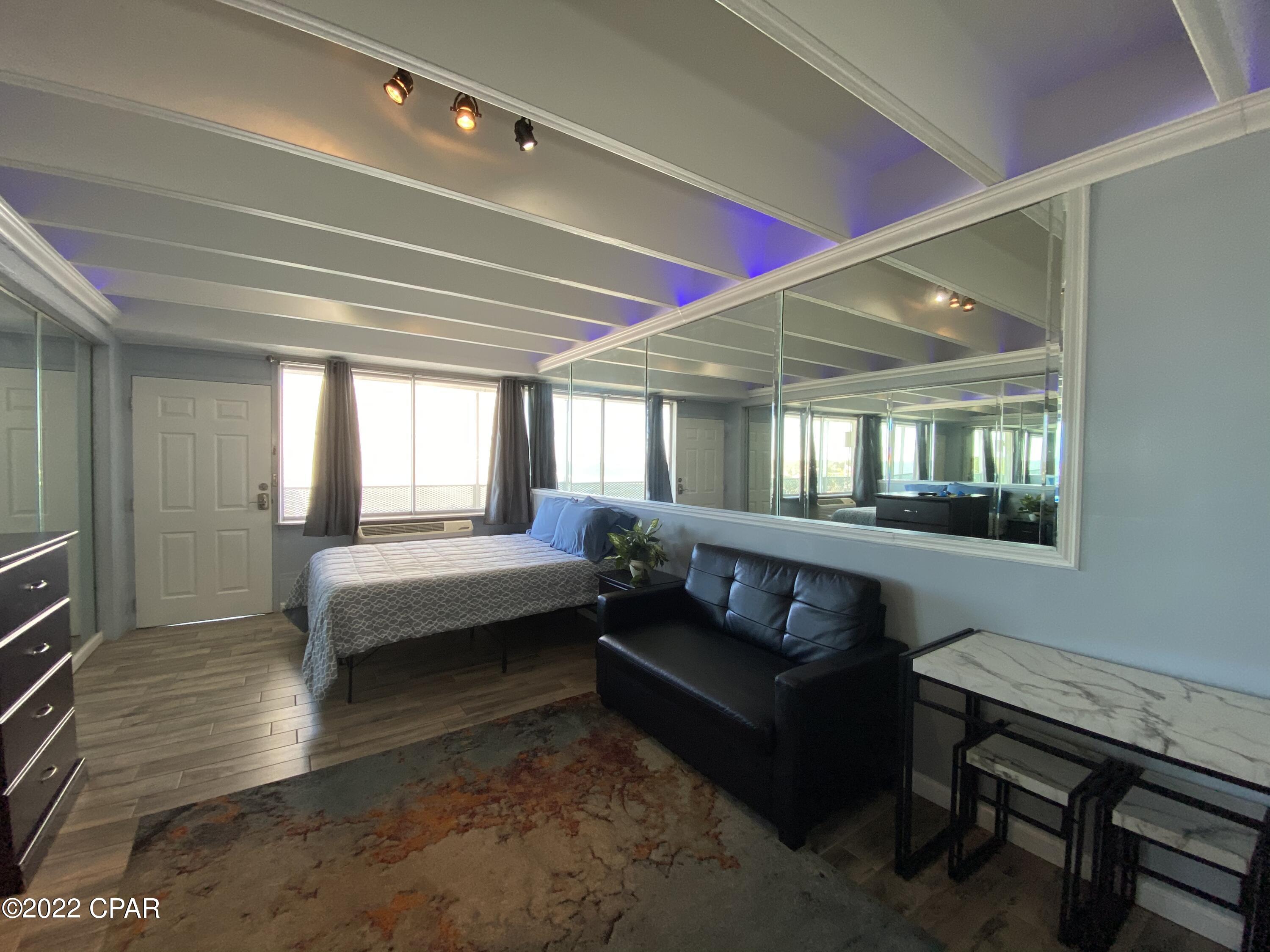 Fontainebleau Terrace - Residential