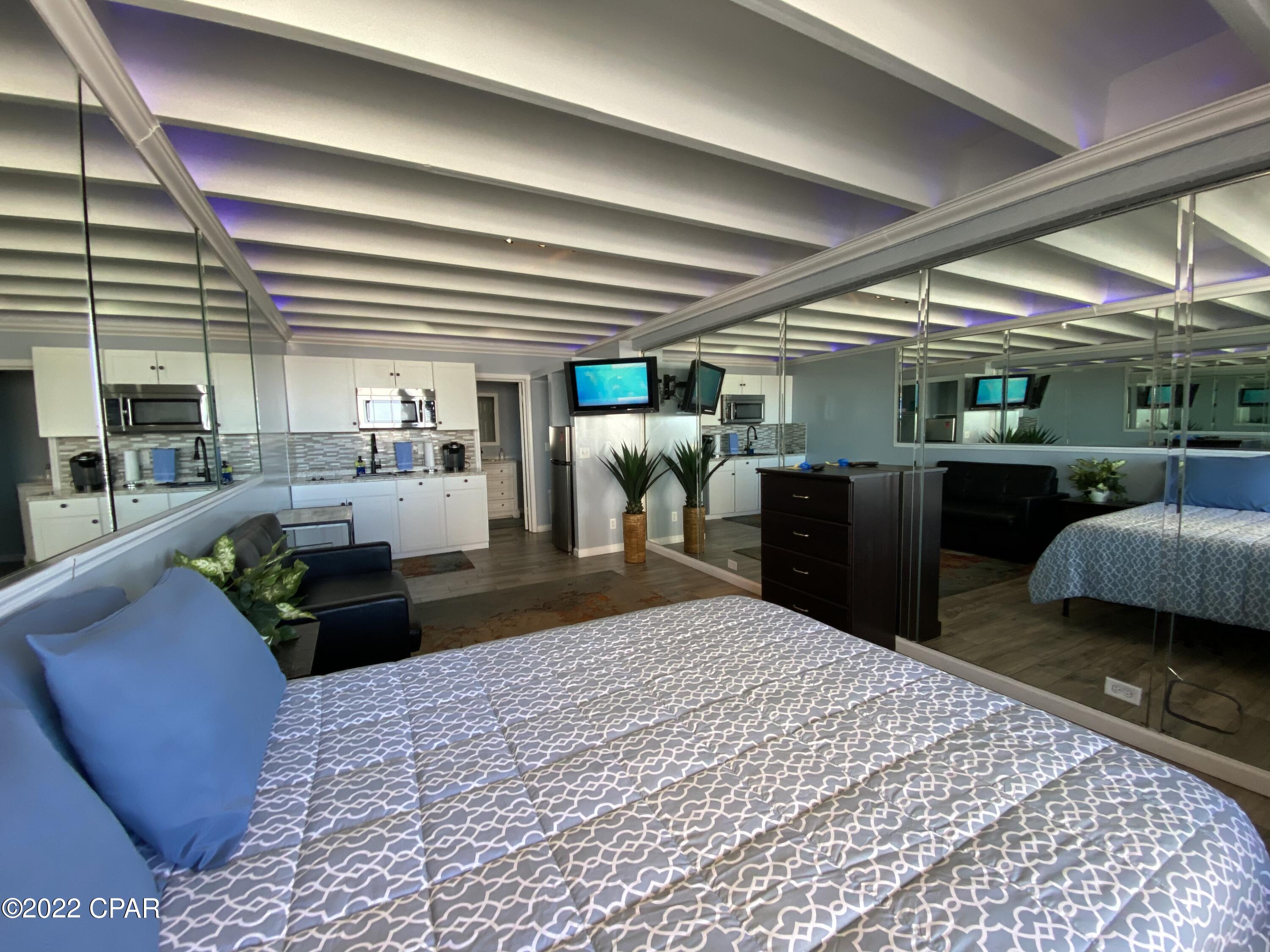 Fontainebleau Terrace - Residential