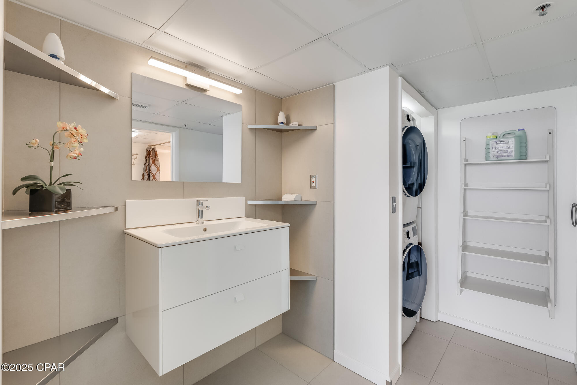 Long Beach Towers I - Residential