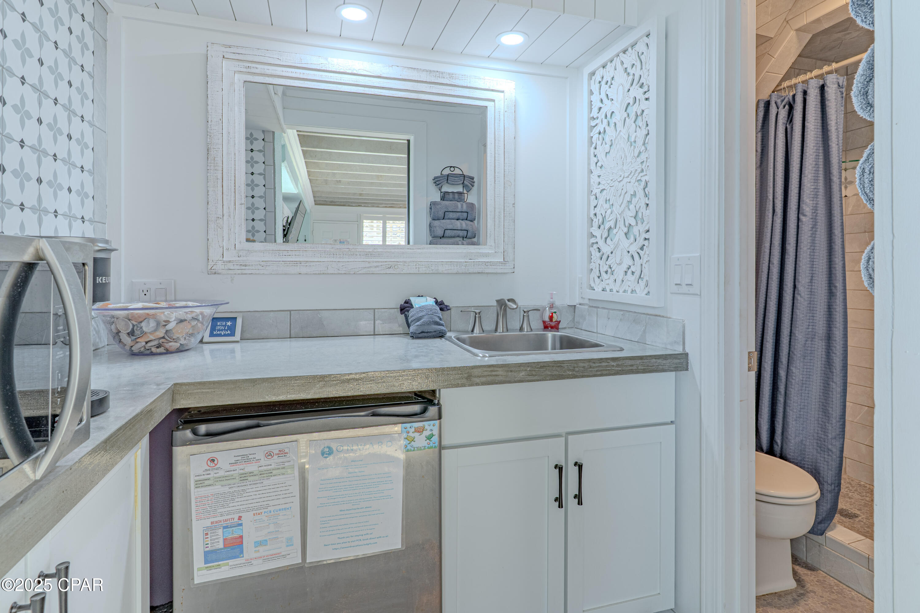 Fontainebleau Terrace - Residential