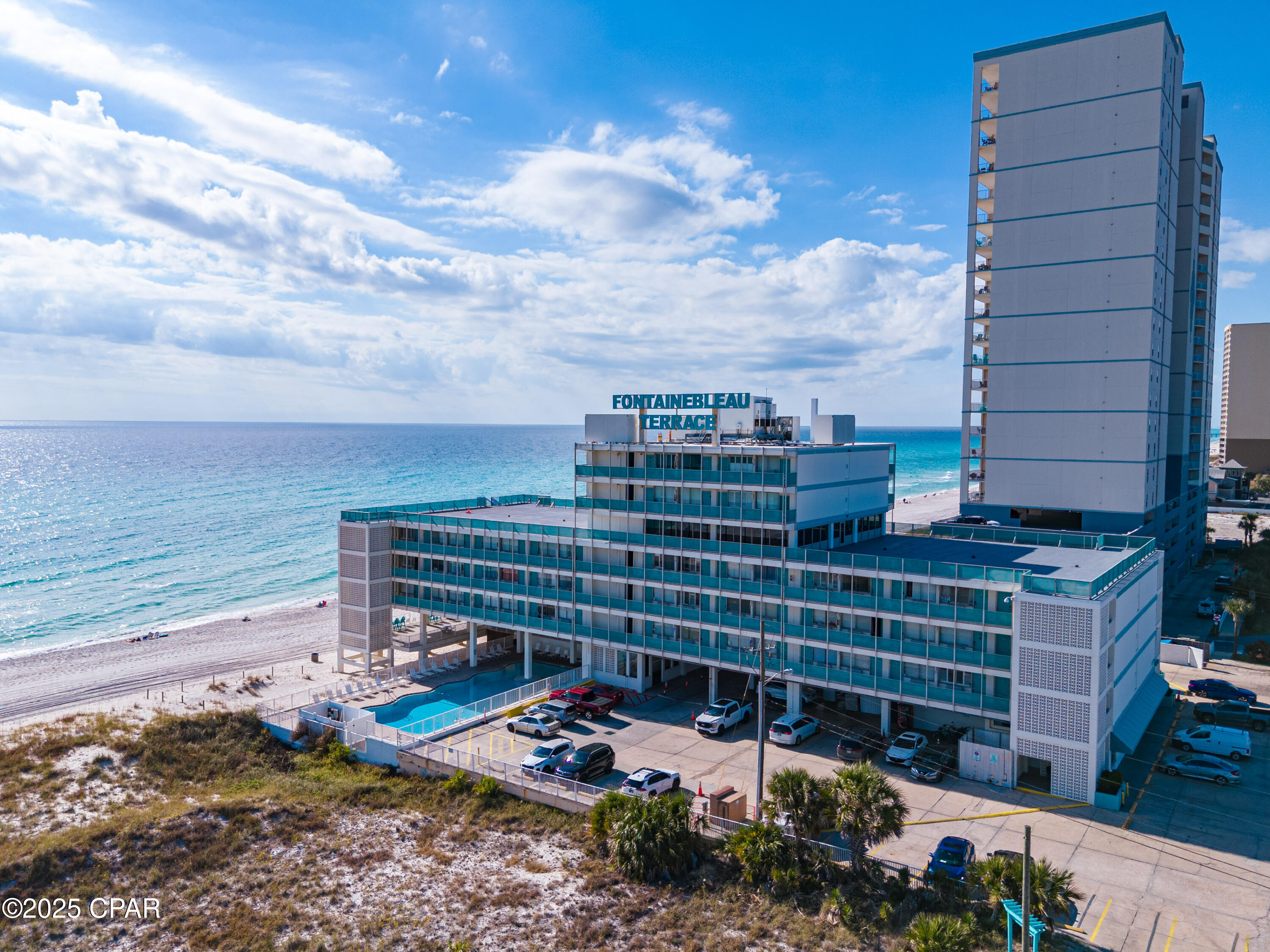 Fontainebleau Terrace - Residential