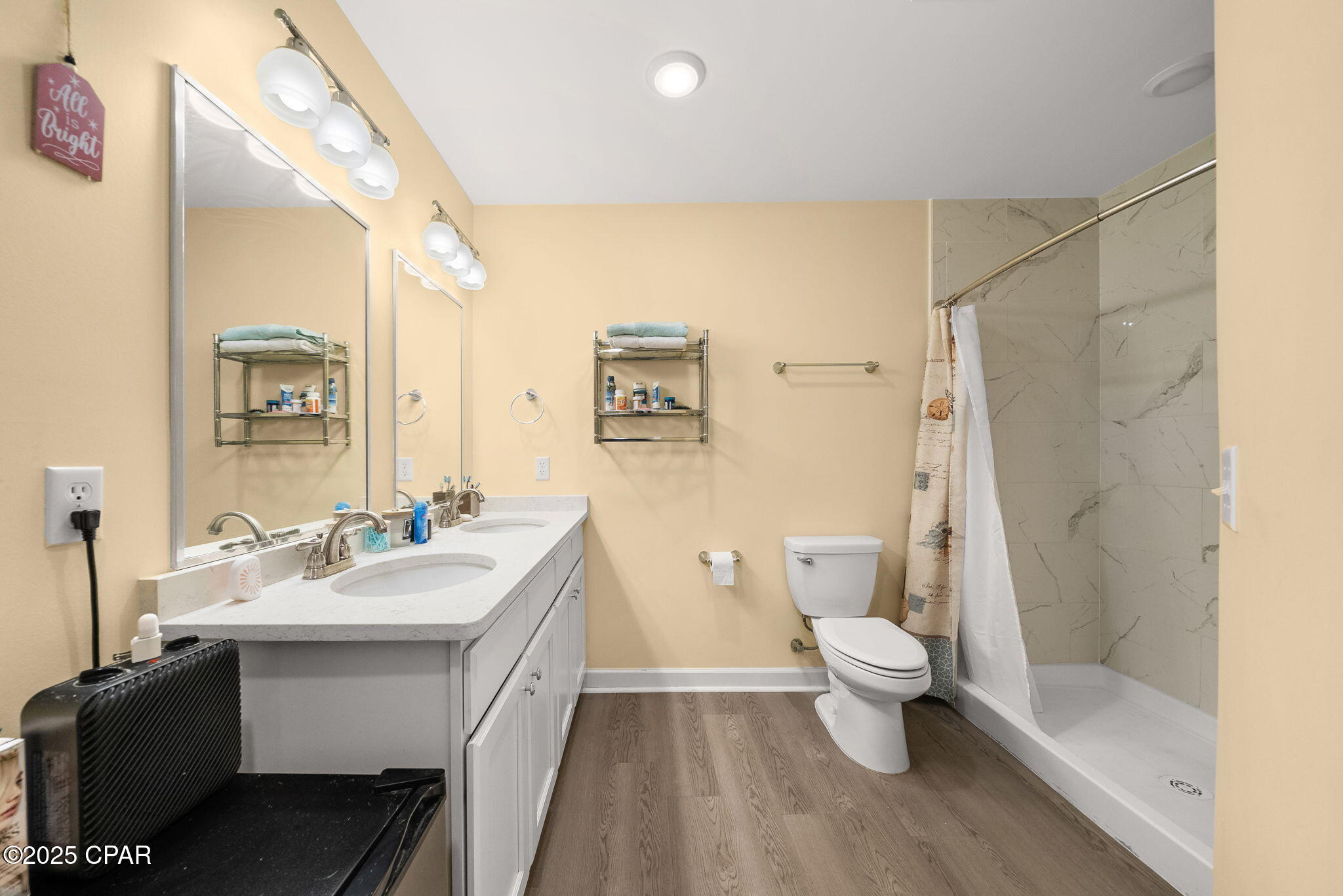 Laguna Beach Estates 7th Add - Residential