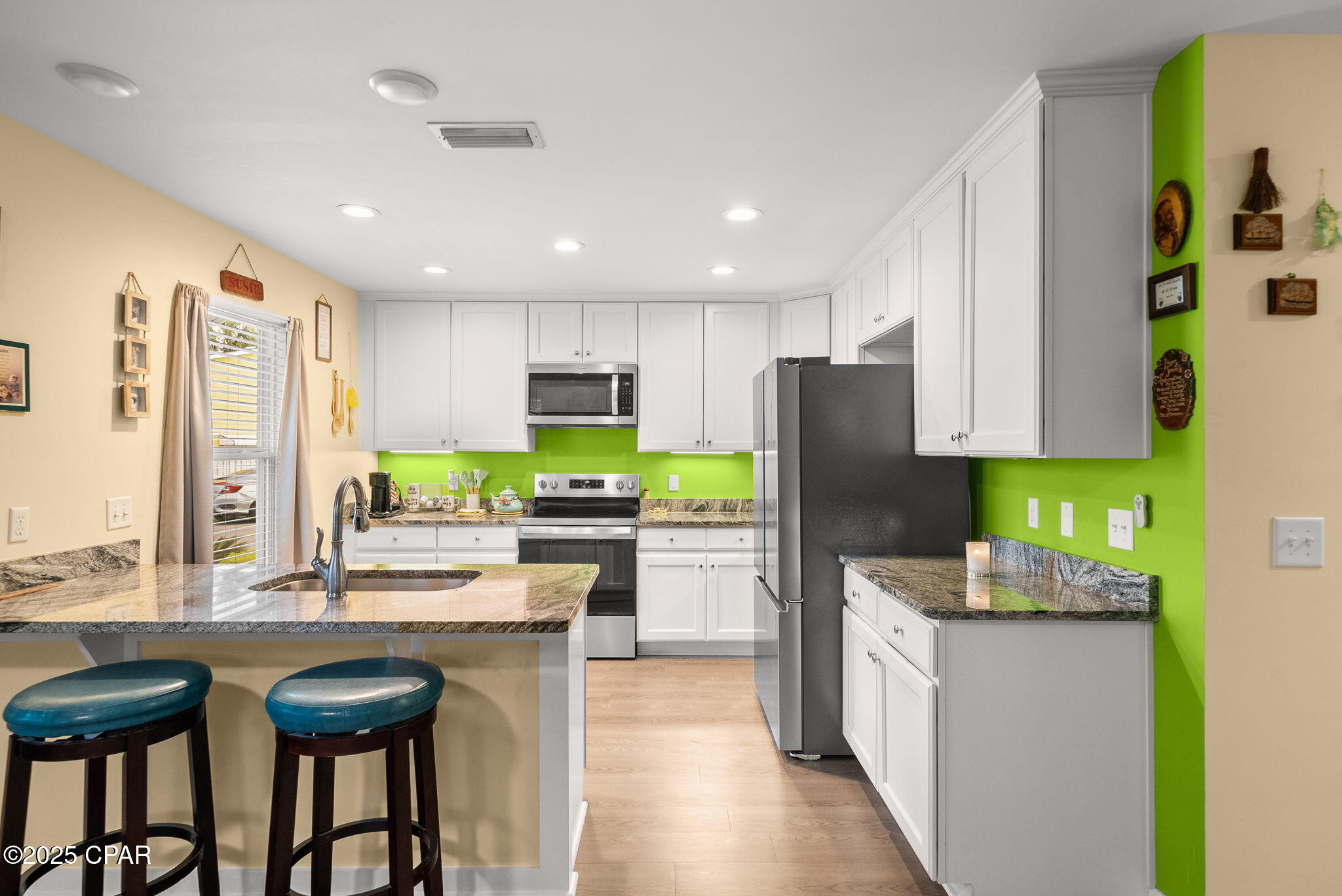 Laguna Beach Estates 7th Add - Residential