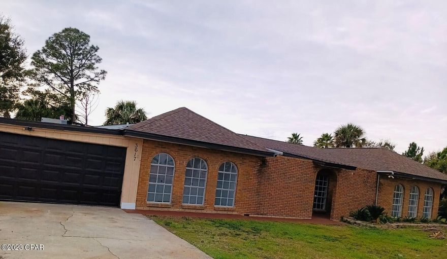 Handyman Special Single Family Home located in the Panama City Beach Area. 4 Large Bedrooms 2 Large Bathrooms, Kitchen, 2-Car Garage Great for Storage, Huge Patio.