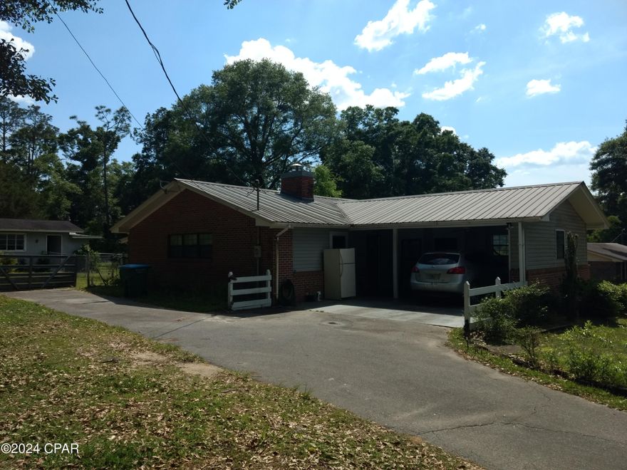Very nice two-bedroom 2 bath brick home located on over an acre lot in the city limits of Bonifay. Well, landscaped with some nice shade trees. Has a nice outbuilding behind the house and a two-stall horse barn in the back of the property. Has a wood burning fireplace. Needs some work, mostly floor coverings.
