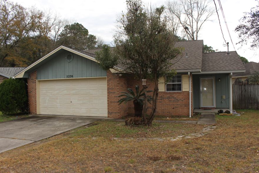 3 bedroom 2 bath home at the end of cul-de-sac in a desirable Callaway subdivision. Updated feature in the last 3 years roof, new kitchen appliances, new exterior sliding glass door and storm door, new ceiling fans.