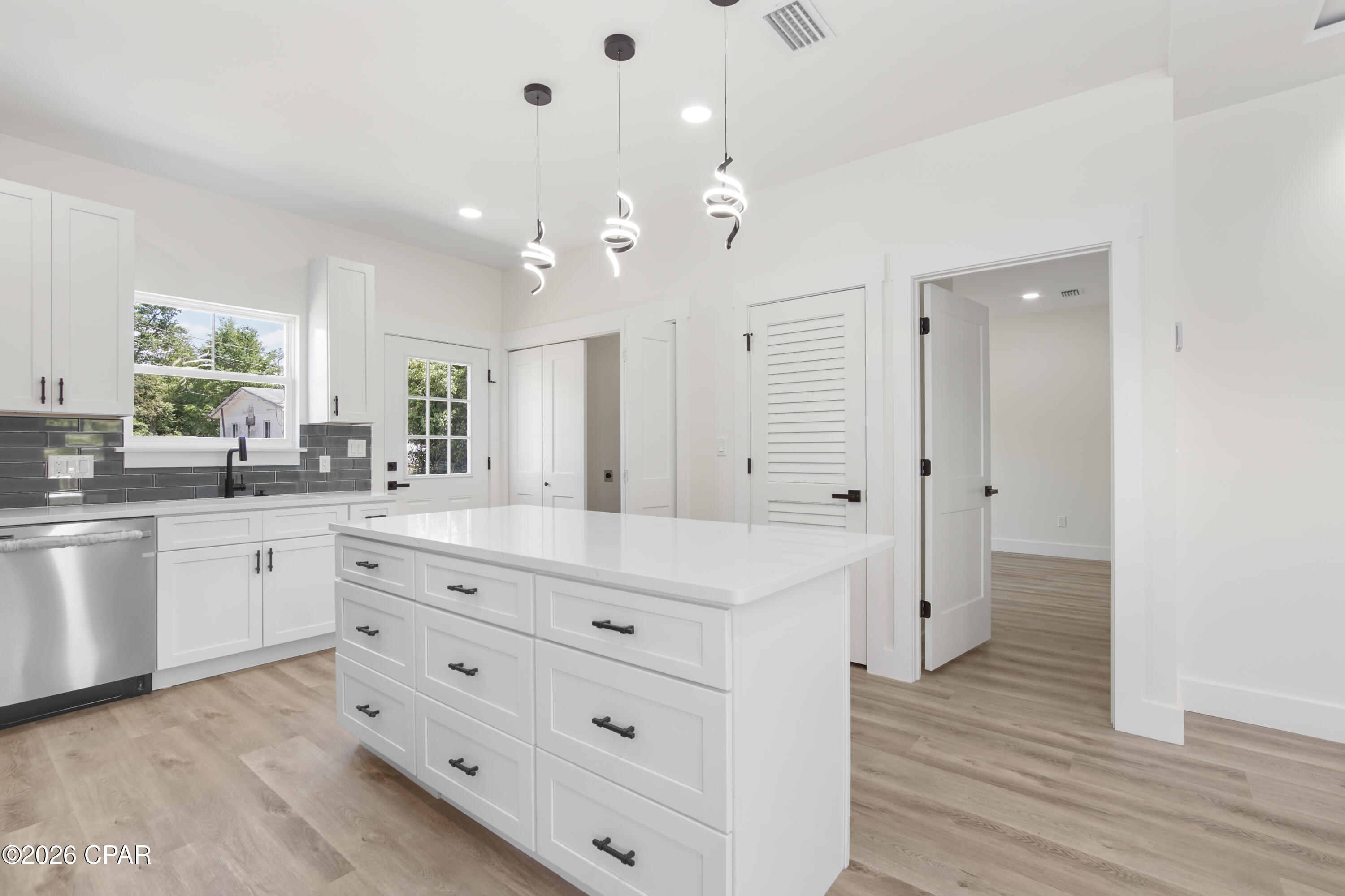 Pine Orchards Hgts 1st Add - Residential