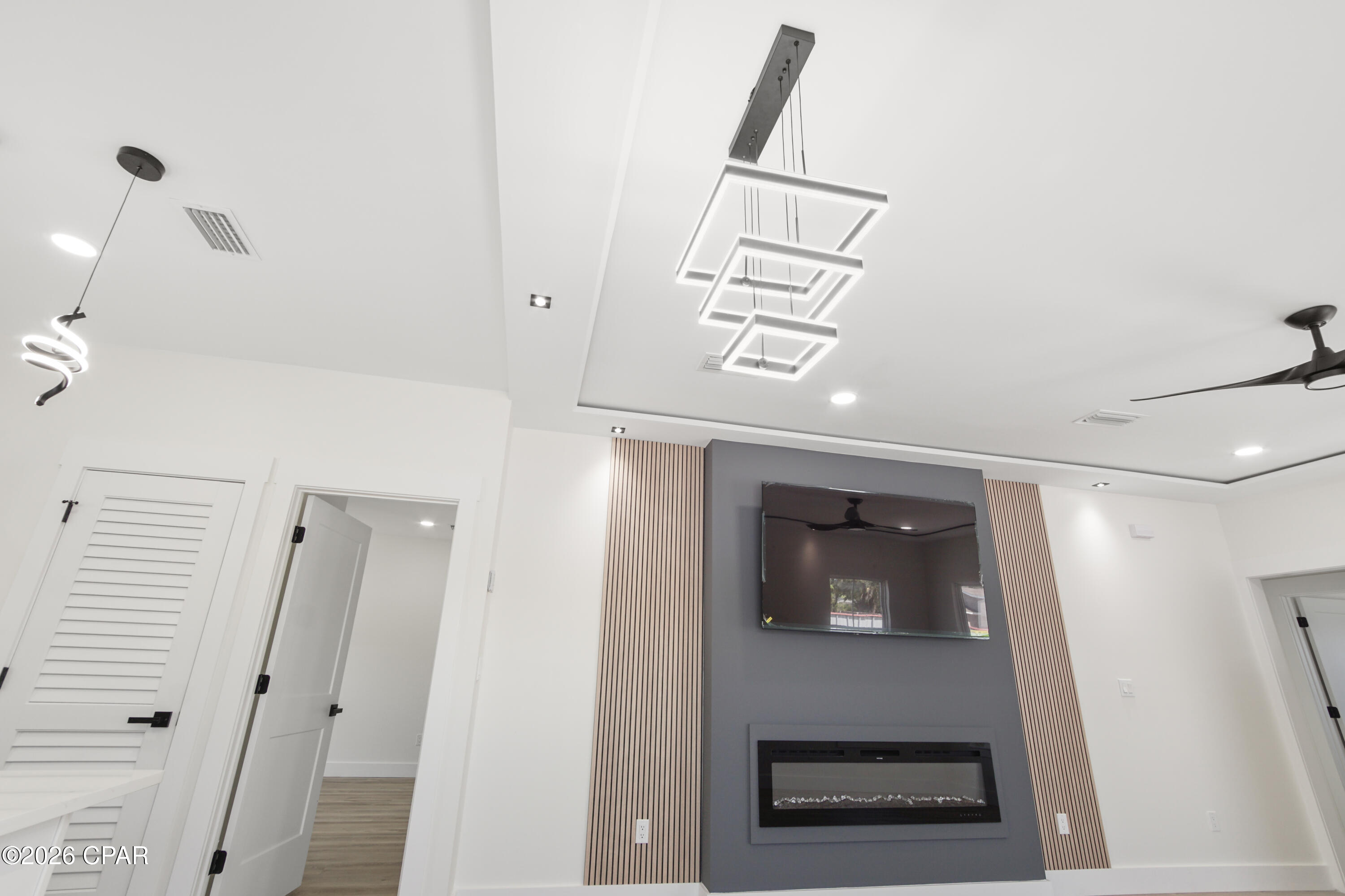 Pine Orchards Hgts 1st Add - Residential