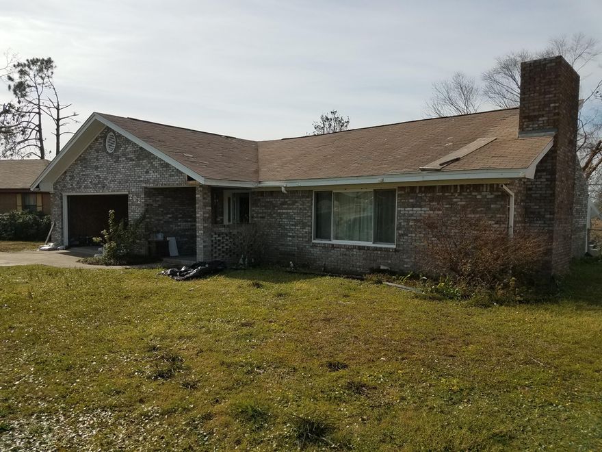 Here's an Awesome Fix & Flip for You! 



3 bedroom 2 bath in Panama City. Hurricane damaged, but only the back half of the home took most of the damage. Two bedrooms, one bath, the dining room and kitchen will need to be gutted. The rest of the home is great. Some truss work and a new roof will be needed as well.