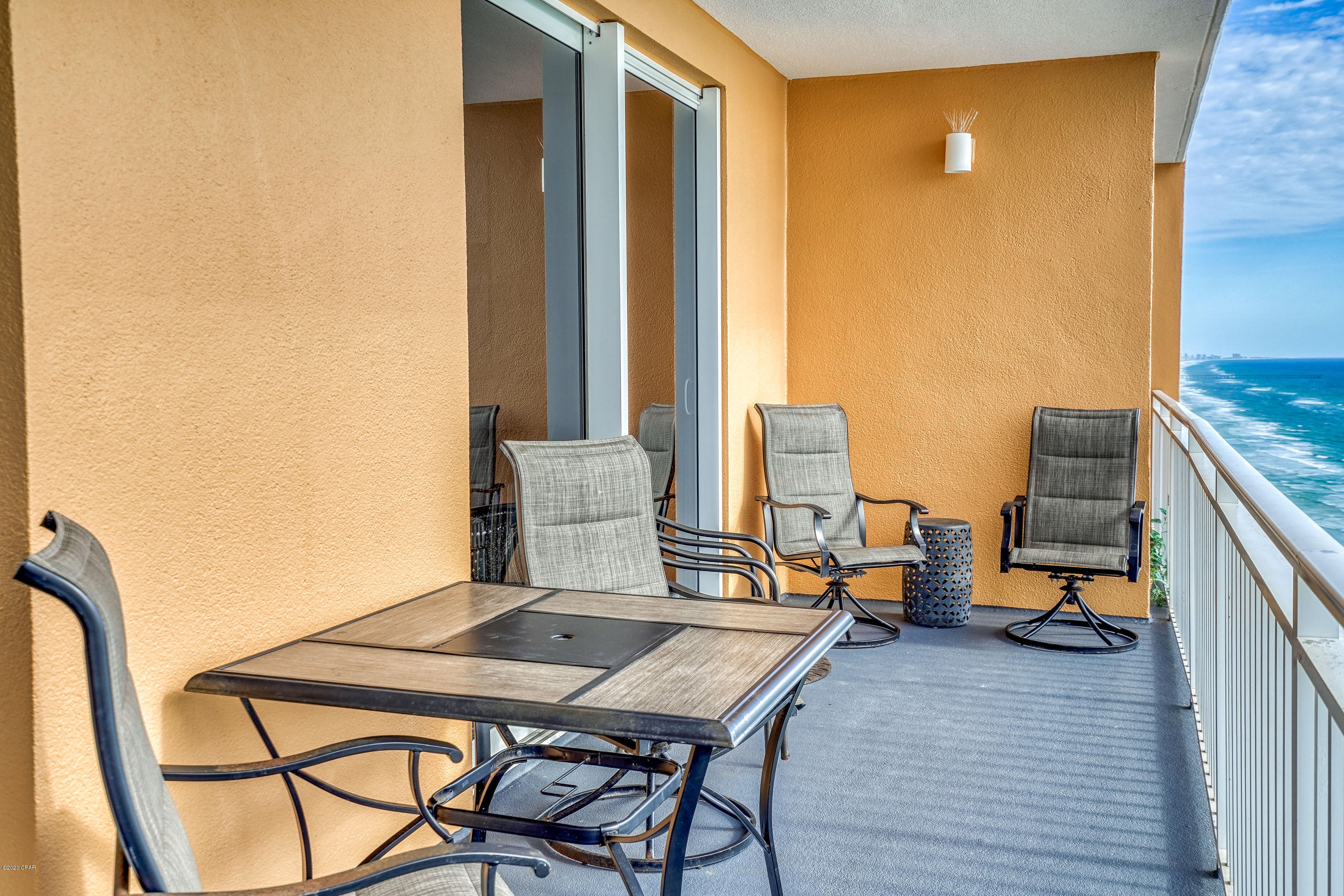 Splash Condo - Residential