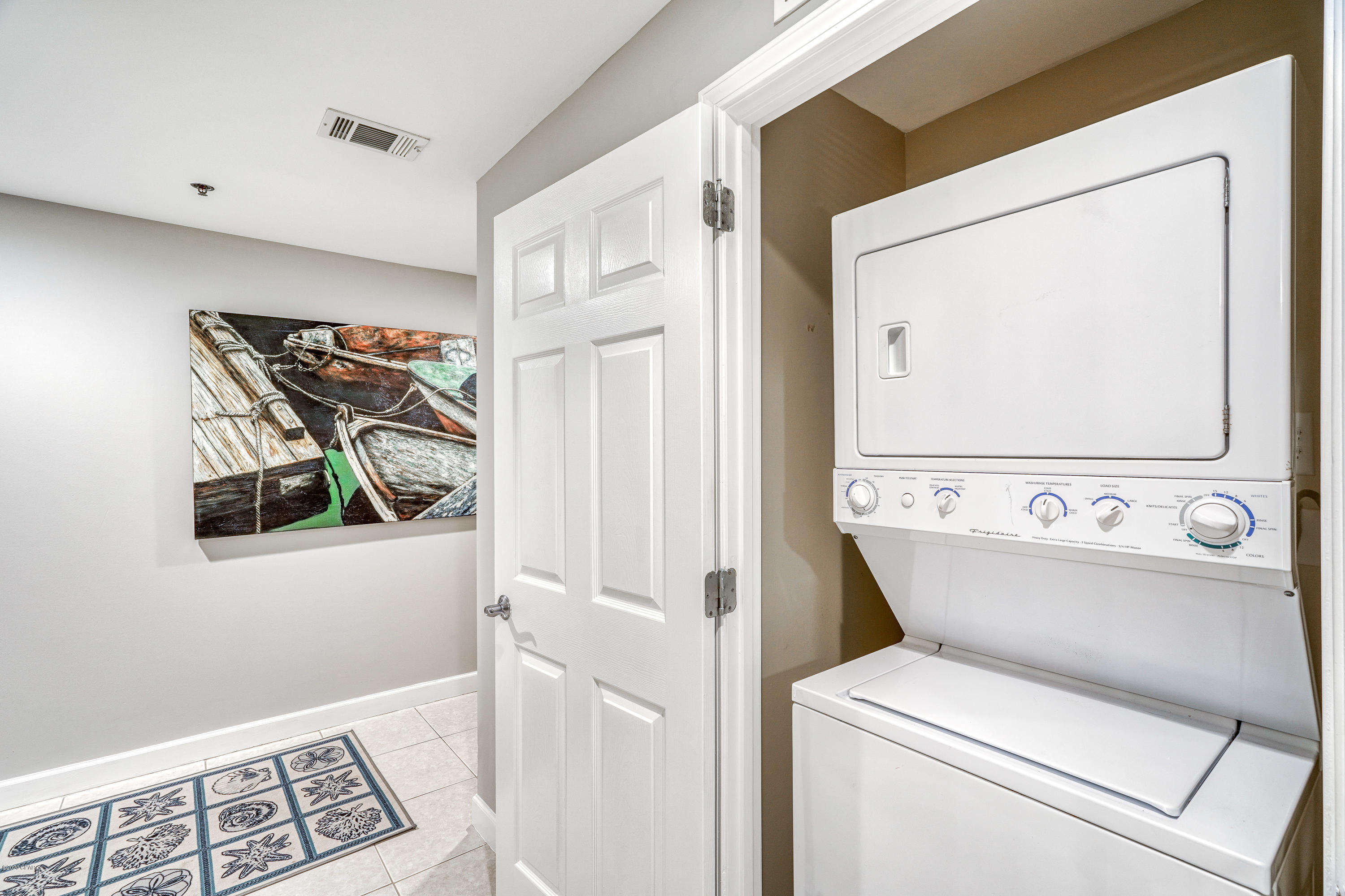 Splash Condo - Residential