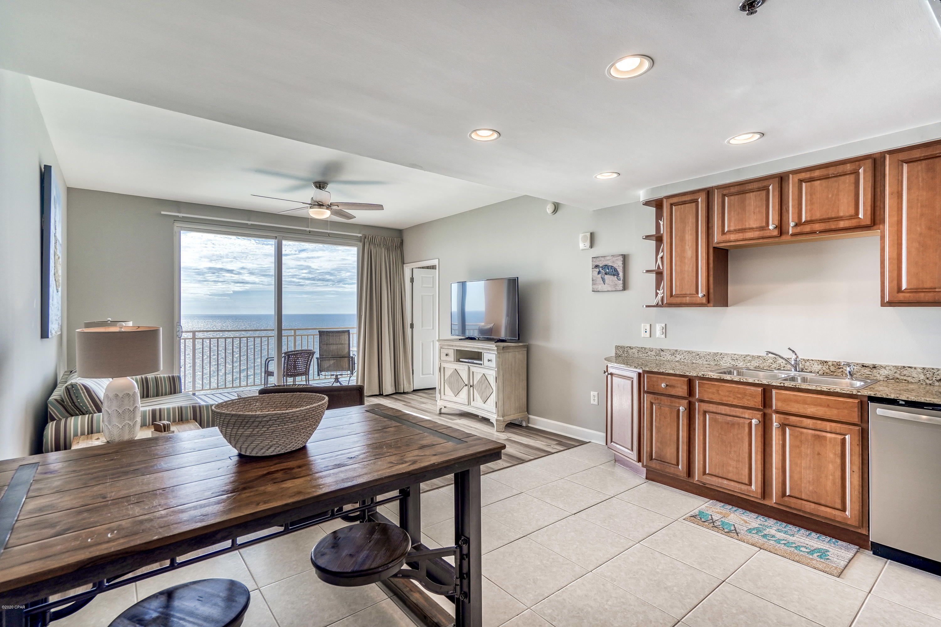 Splash Condo - Residential