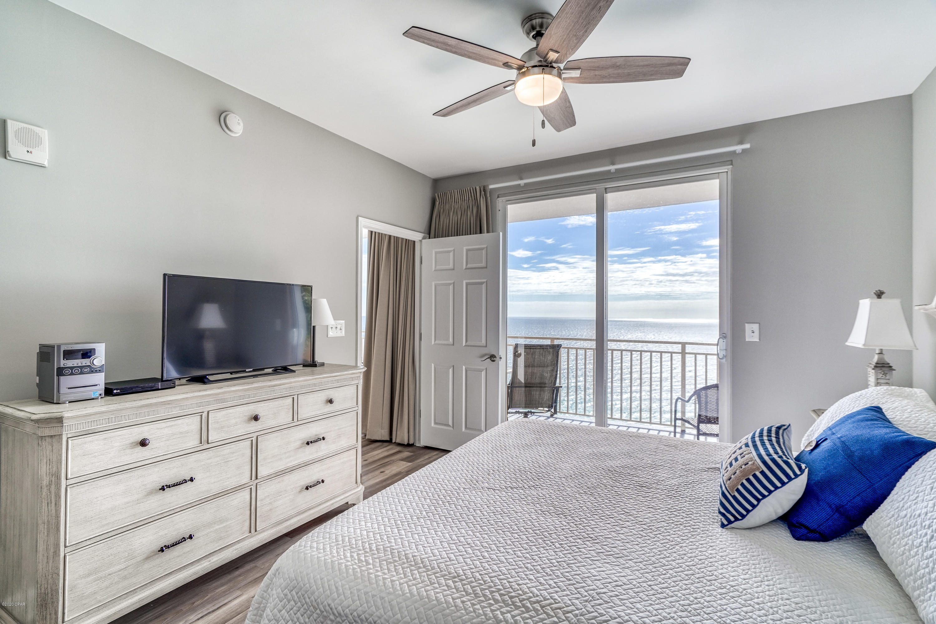 Splash Condo - Residential