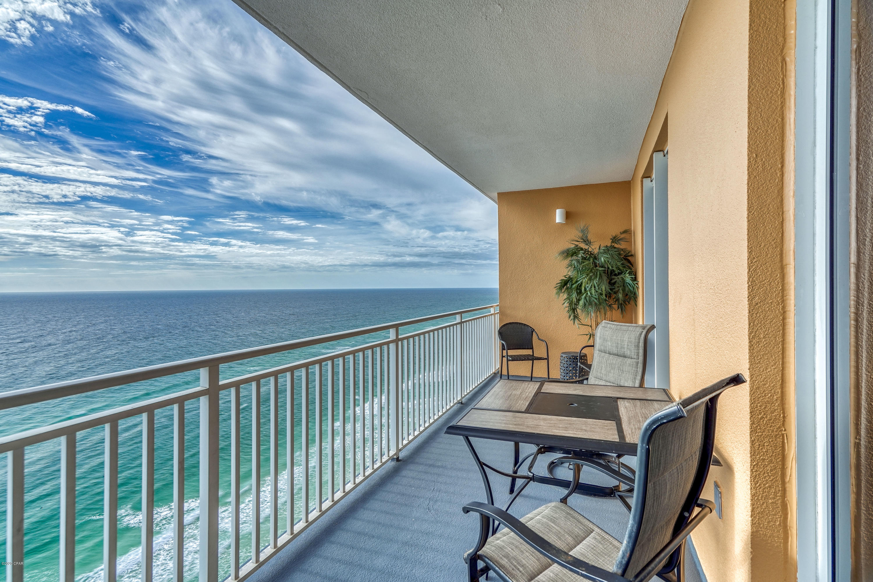 Splash Condo - Residential