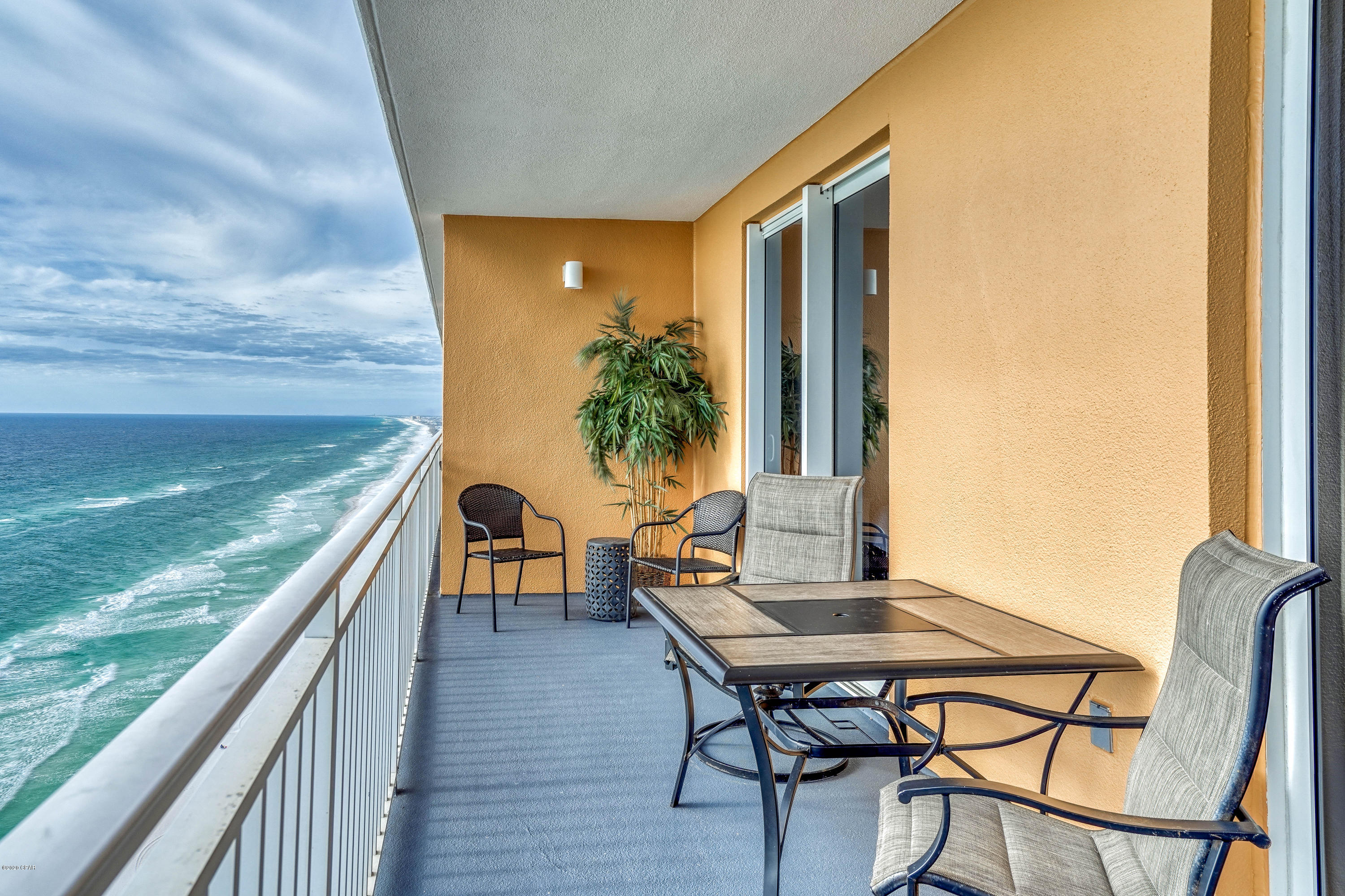 Splash Condo - Residential