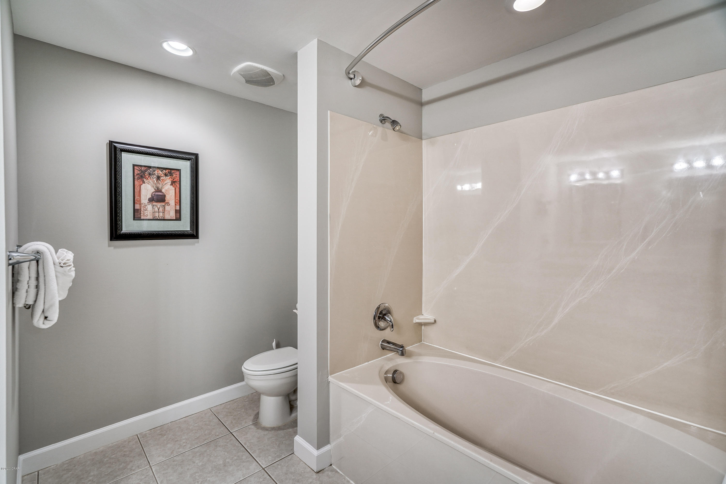 Splash Condo - Residential