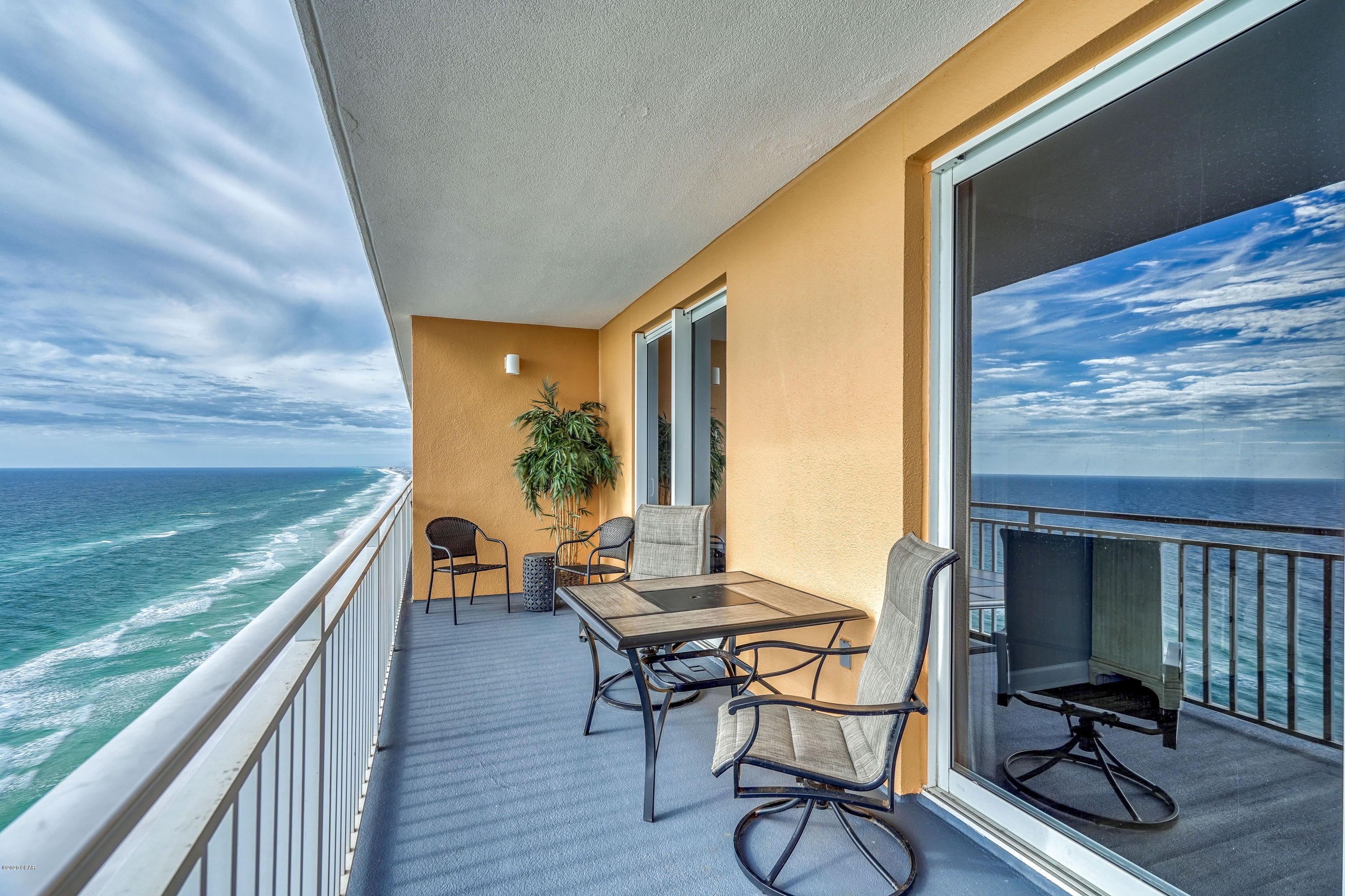 Splash Condo - Residential