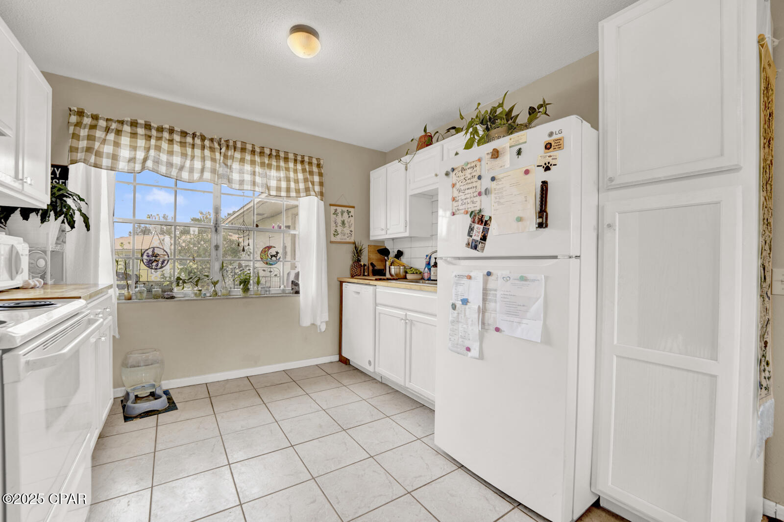 Sunny Hills Unit 4 - Residential