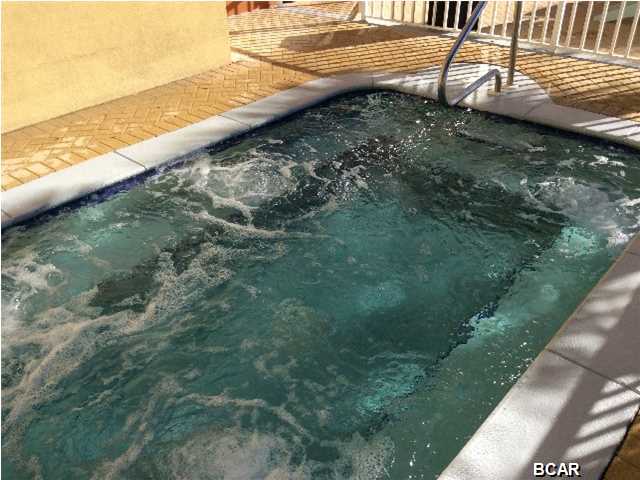 Tropic Winds - Residential