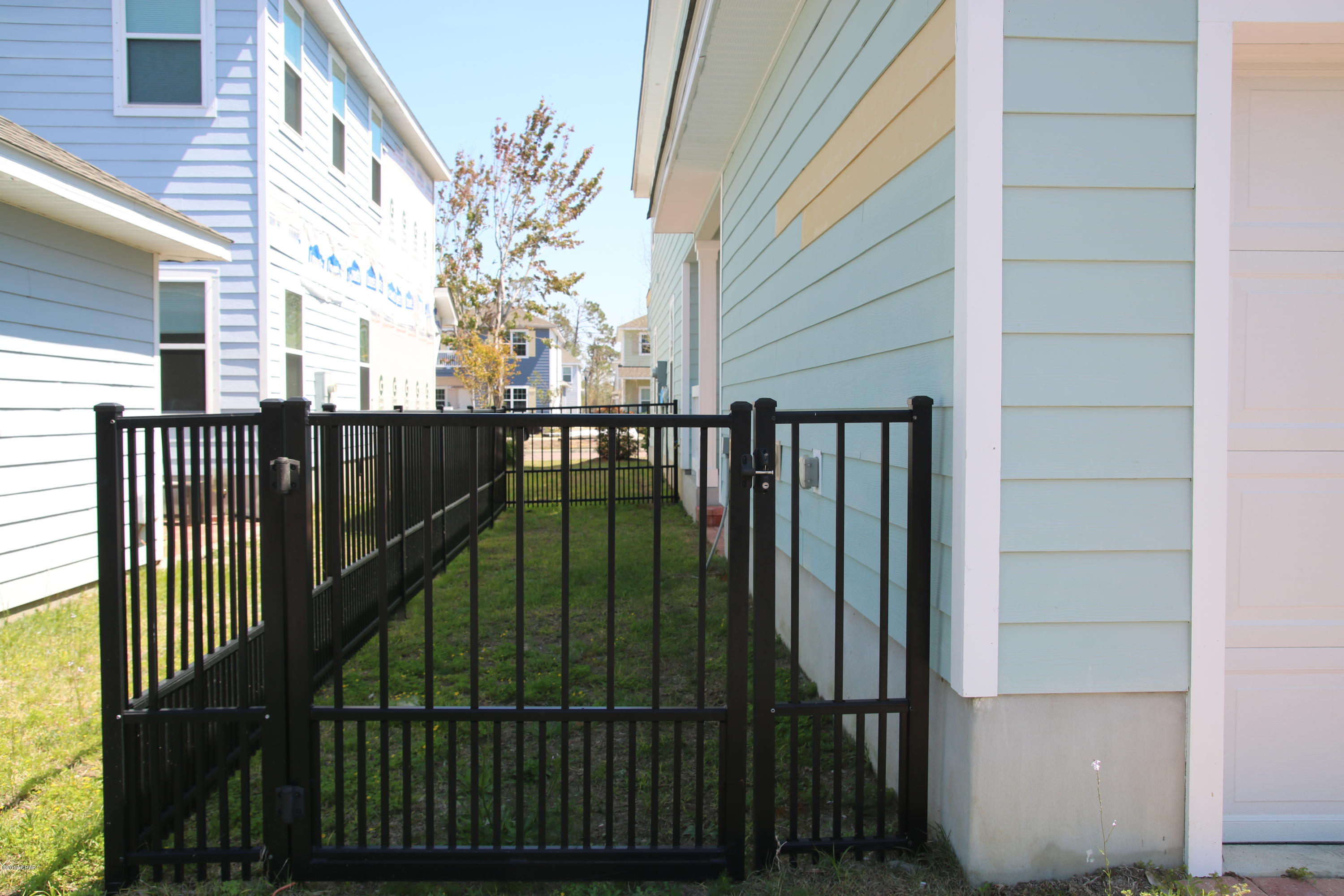 Magnolia Bay Club - Residential