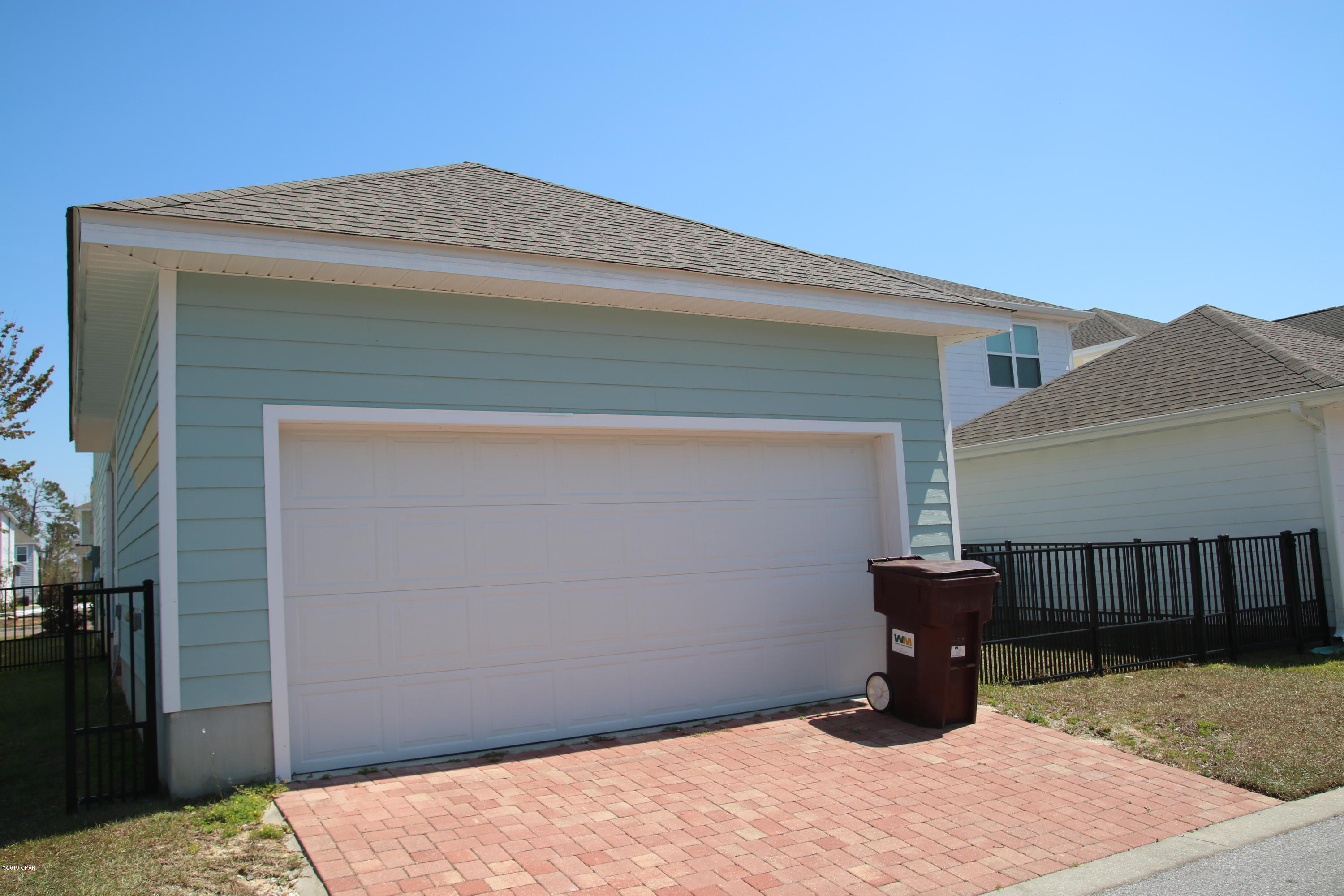 Magnolia Bay Club - Residential