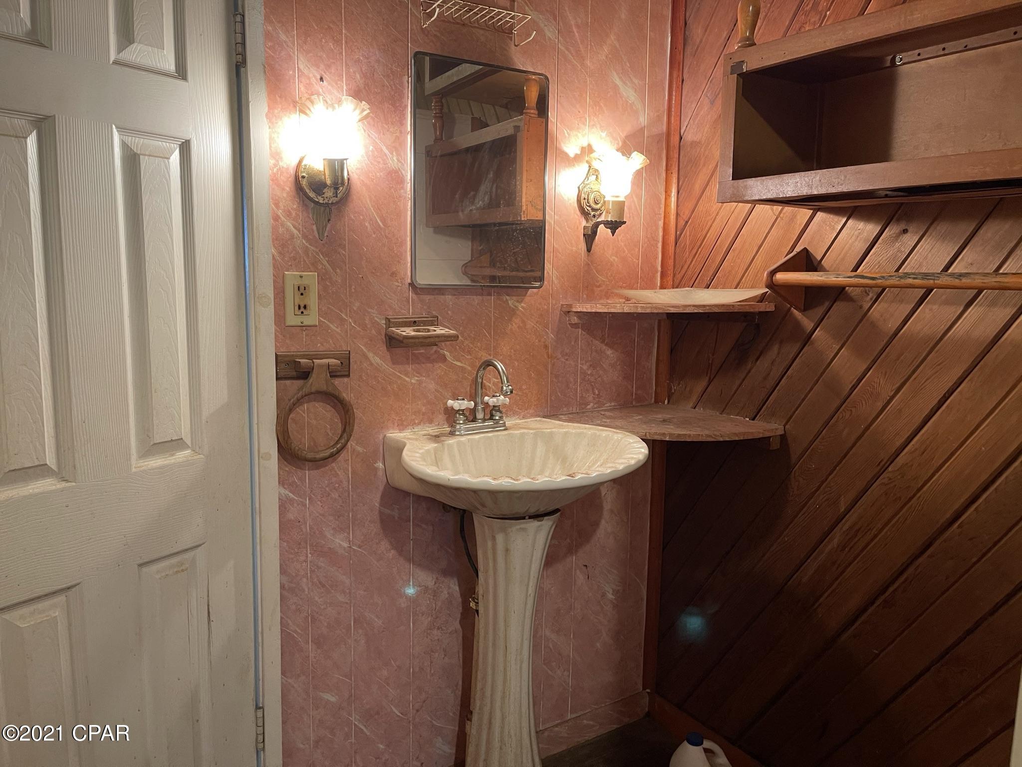 Burnt Mill Creek - Residential