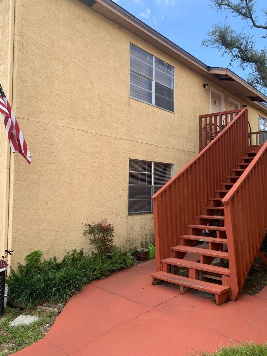 *HICKORY OAK APARTMENTS*



This apartment offers 2 Bedrooms and 1 Bath, located near TAFB. Downstairs unit, equipped with washer and dryer connections, Brand New Appliances! and off-street parking.



*No​​‌​​​​‌​‌​​​​‌​​‌​​​​‌‌ Pets*