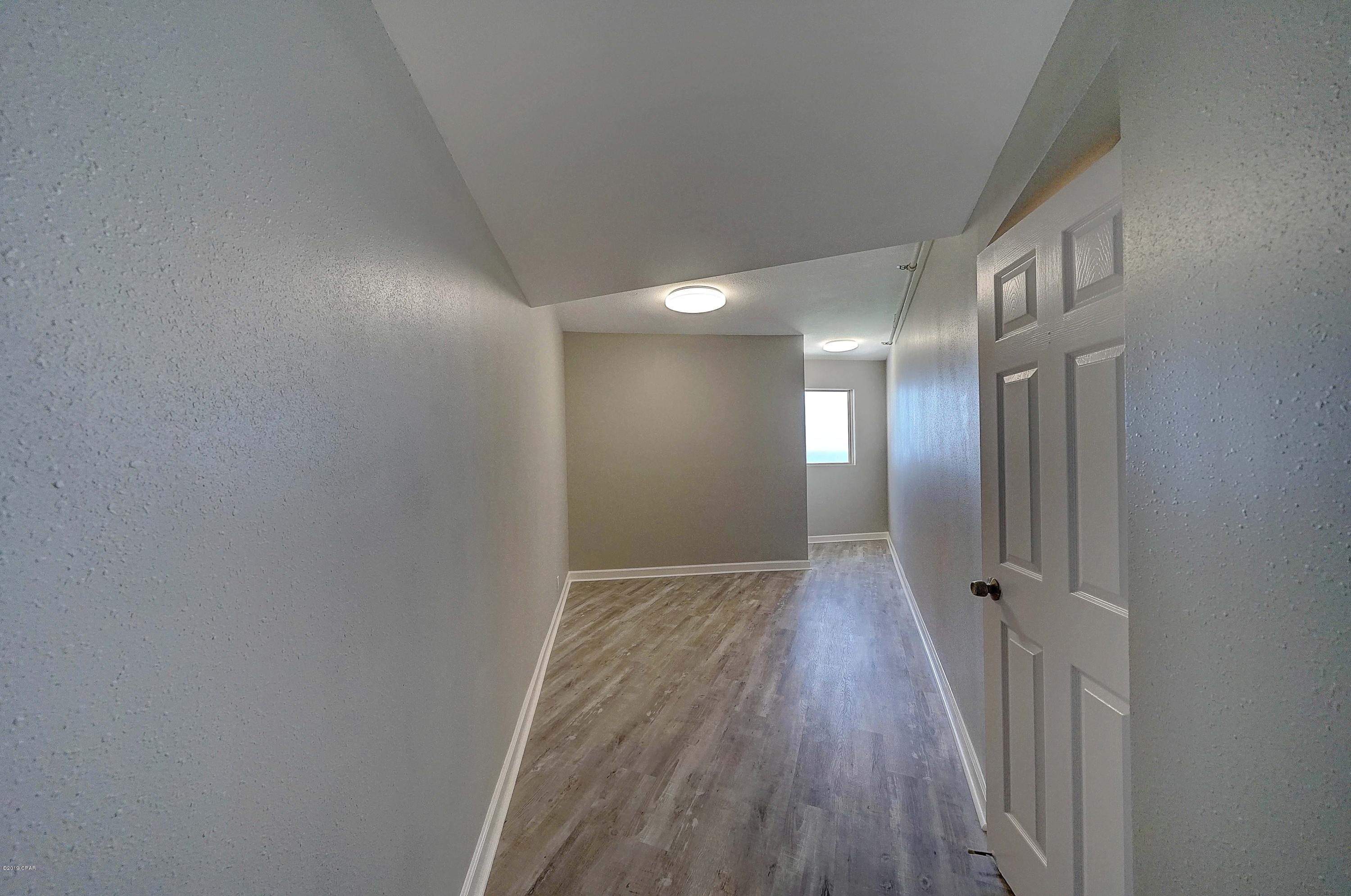 Summerwinds Condo - Residential