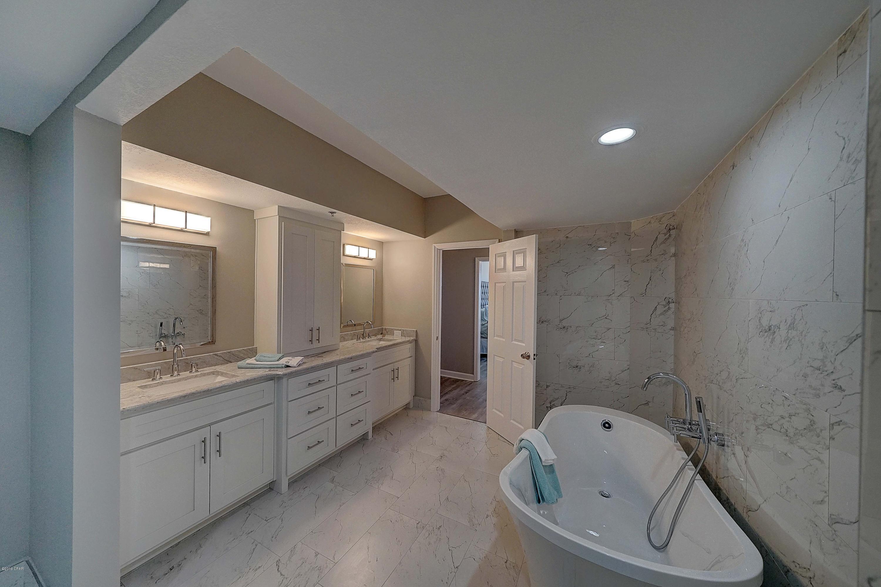 Summerwinds Condo - Residential