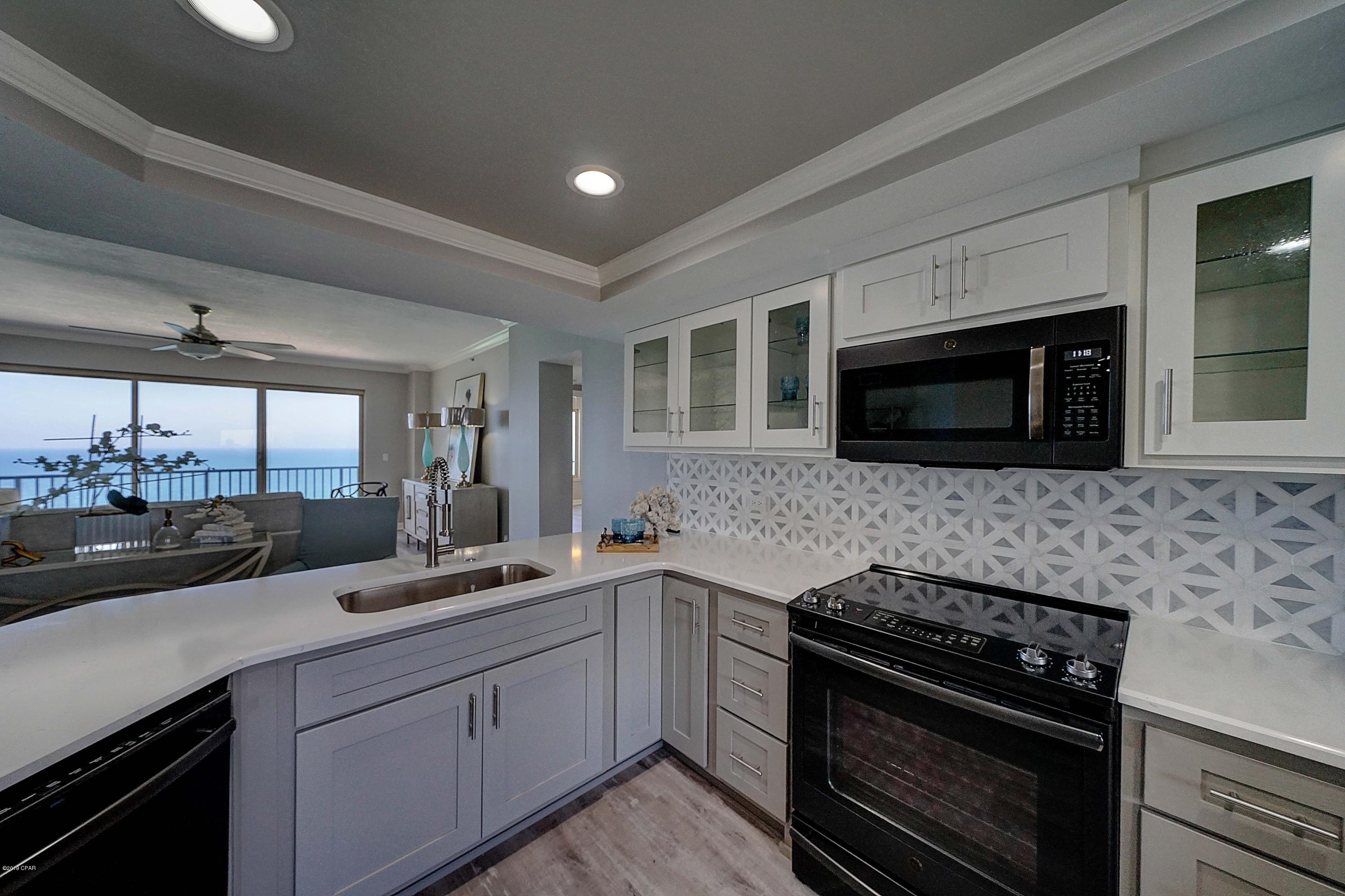 Summerwinds Condo - Residential