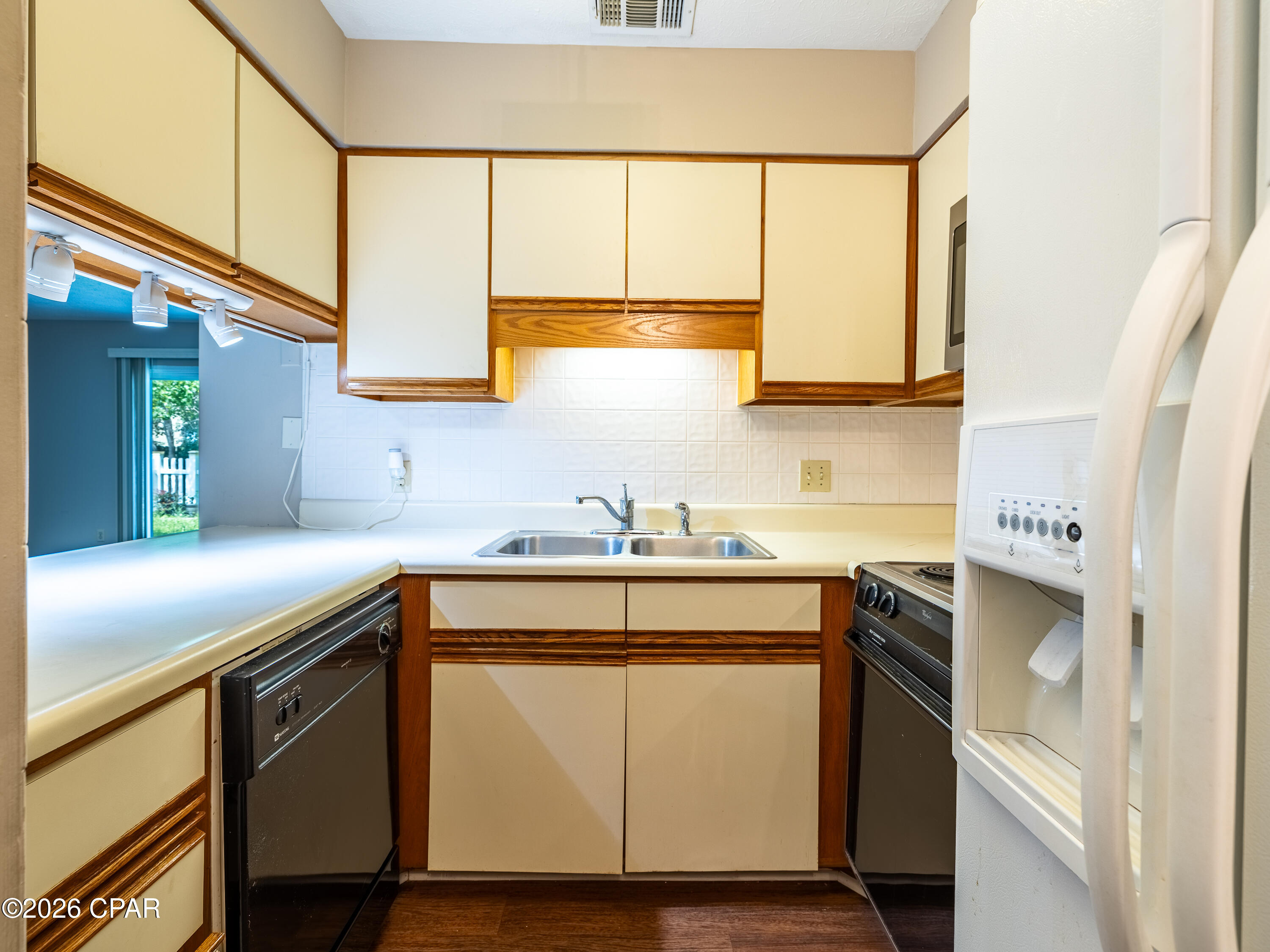 Shade Tree Condo Ph II - Residential