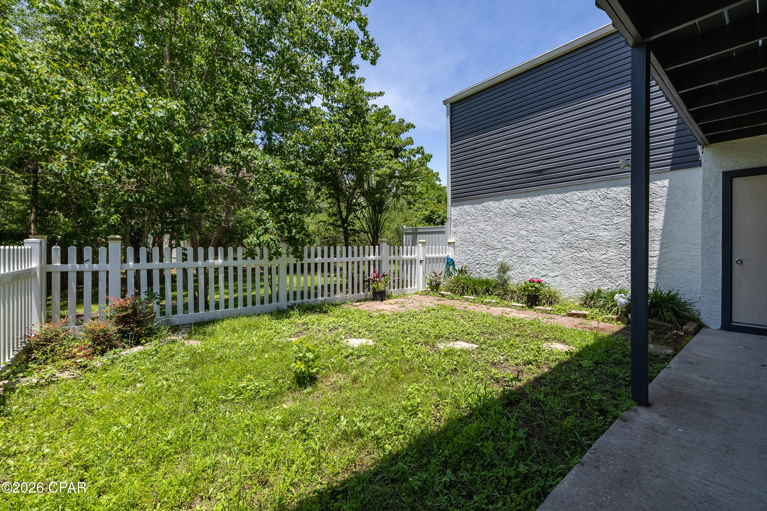 Shade Tree Condo Ph II - Residential