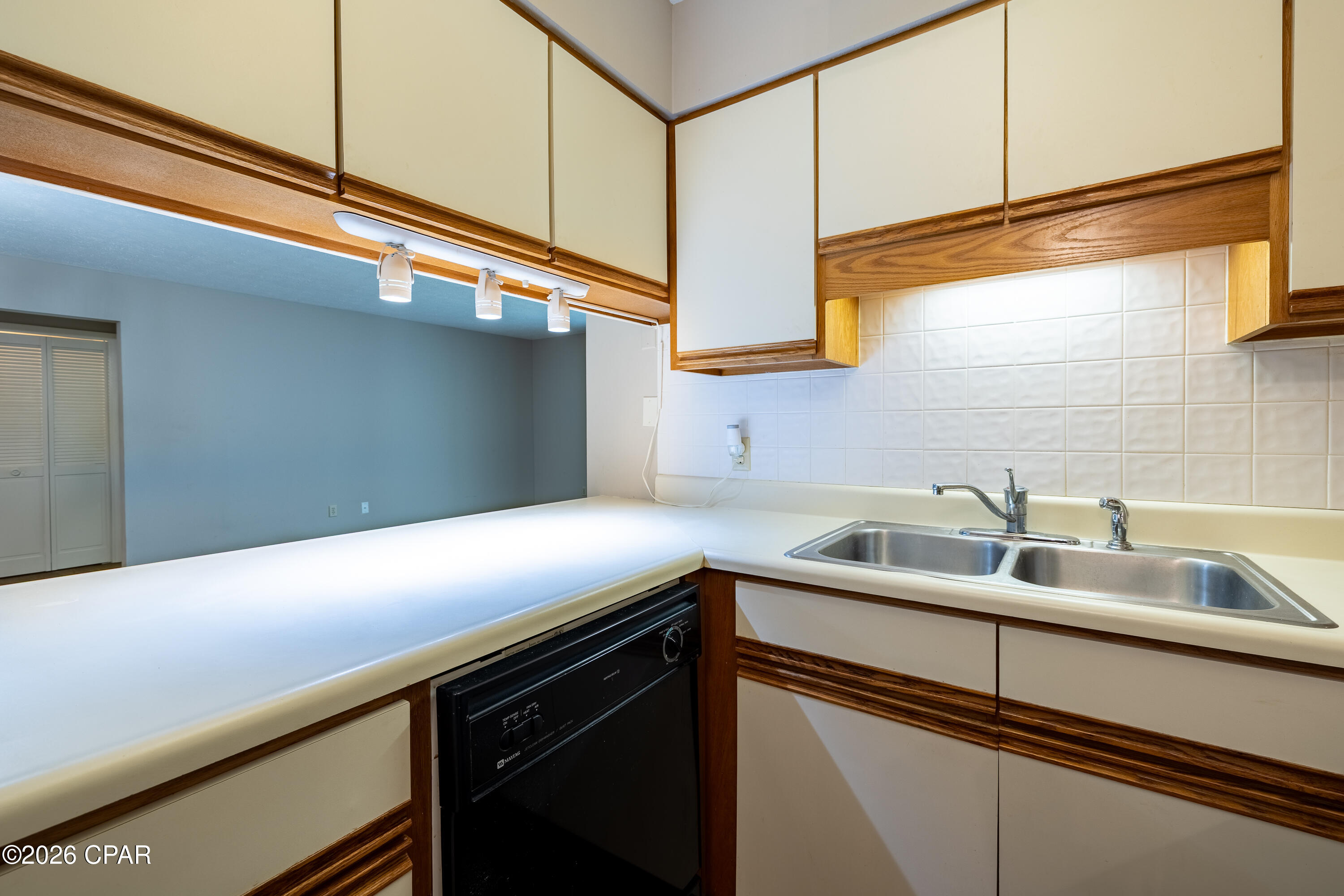 Shade Tree Condo Ph II - Residential
