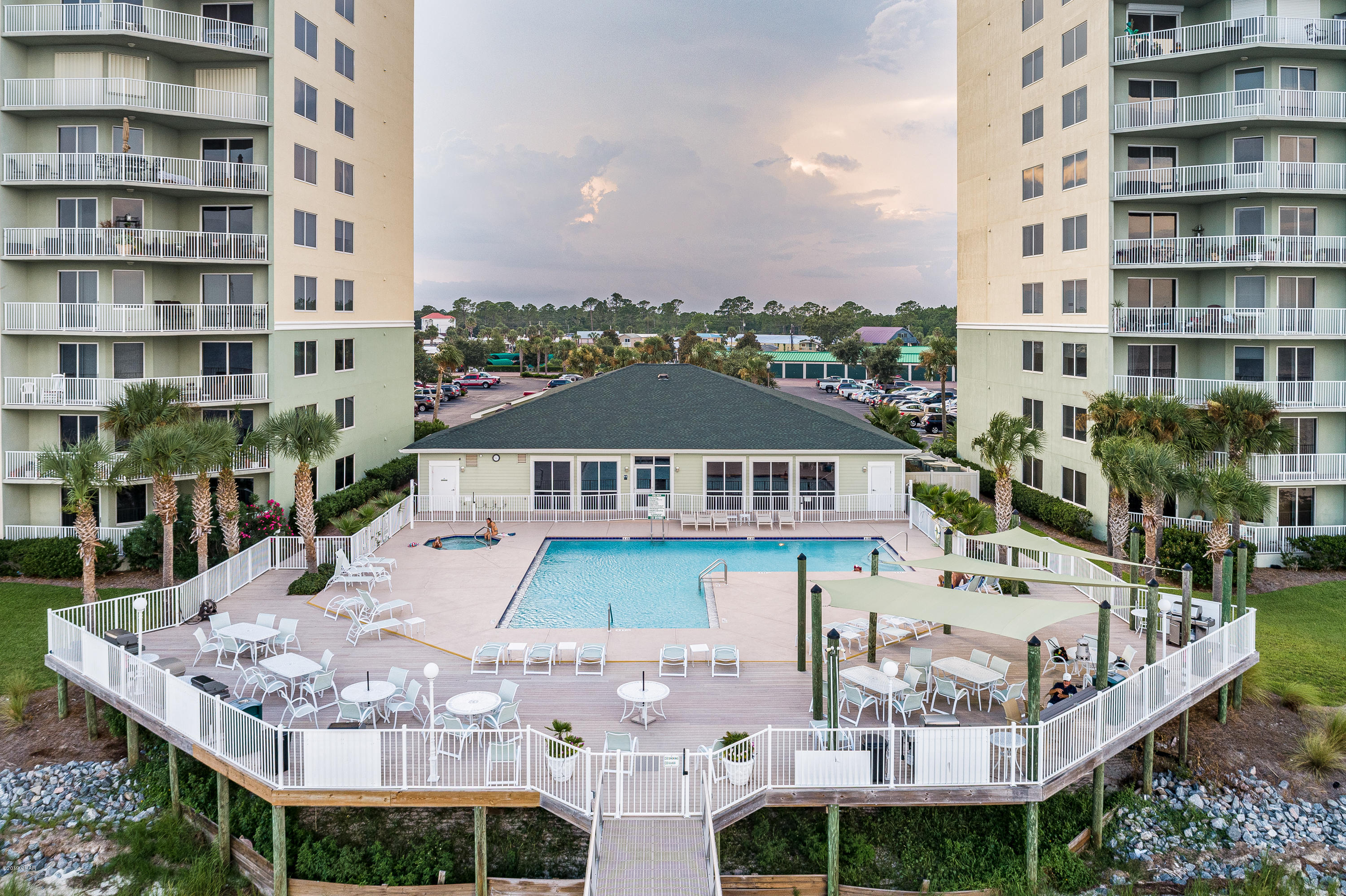 Hibiscus By The Bay - Residential