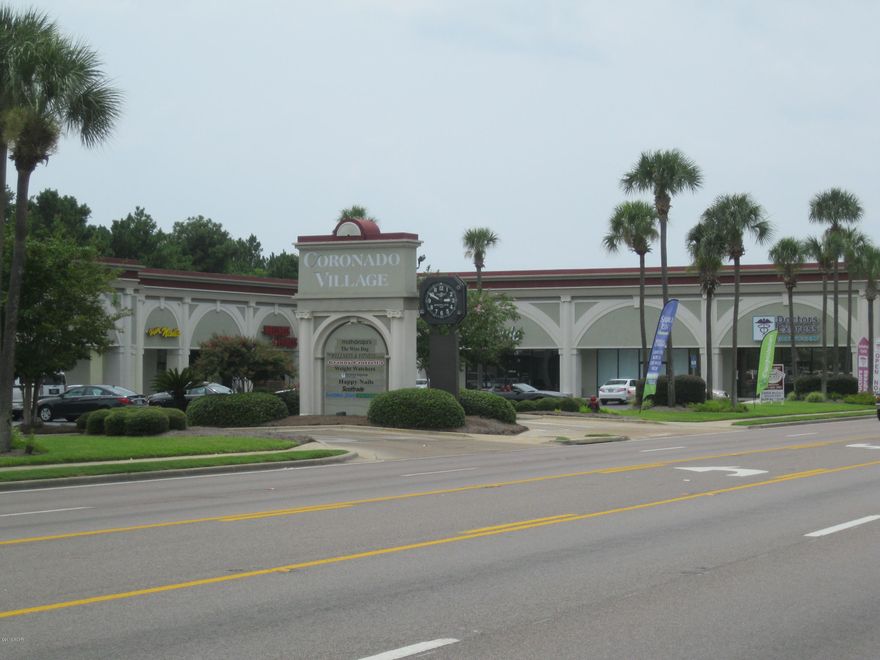 Great retail space available on 23rd Street, Panama City's main commercial corridor.  Open retail floor plan.