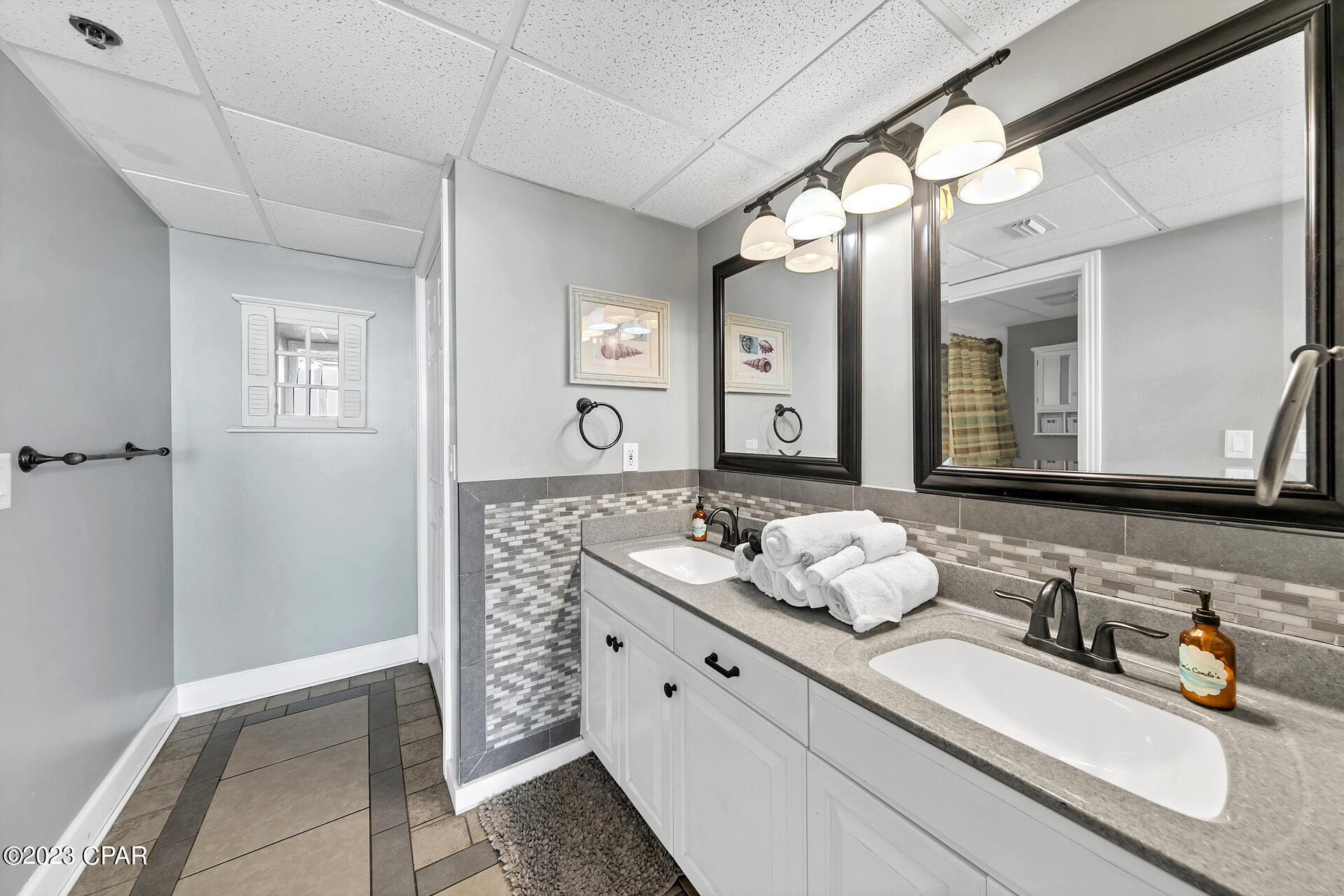 Long Beach Towers III - Residential